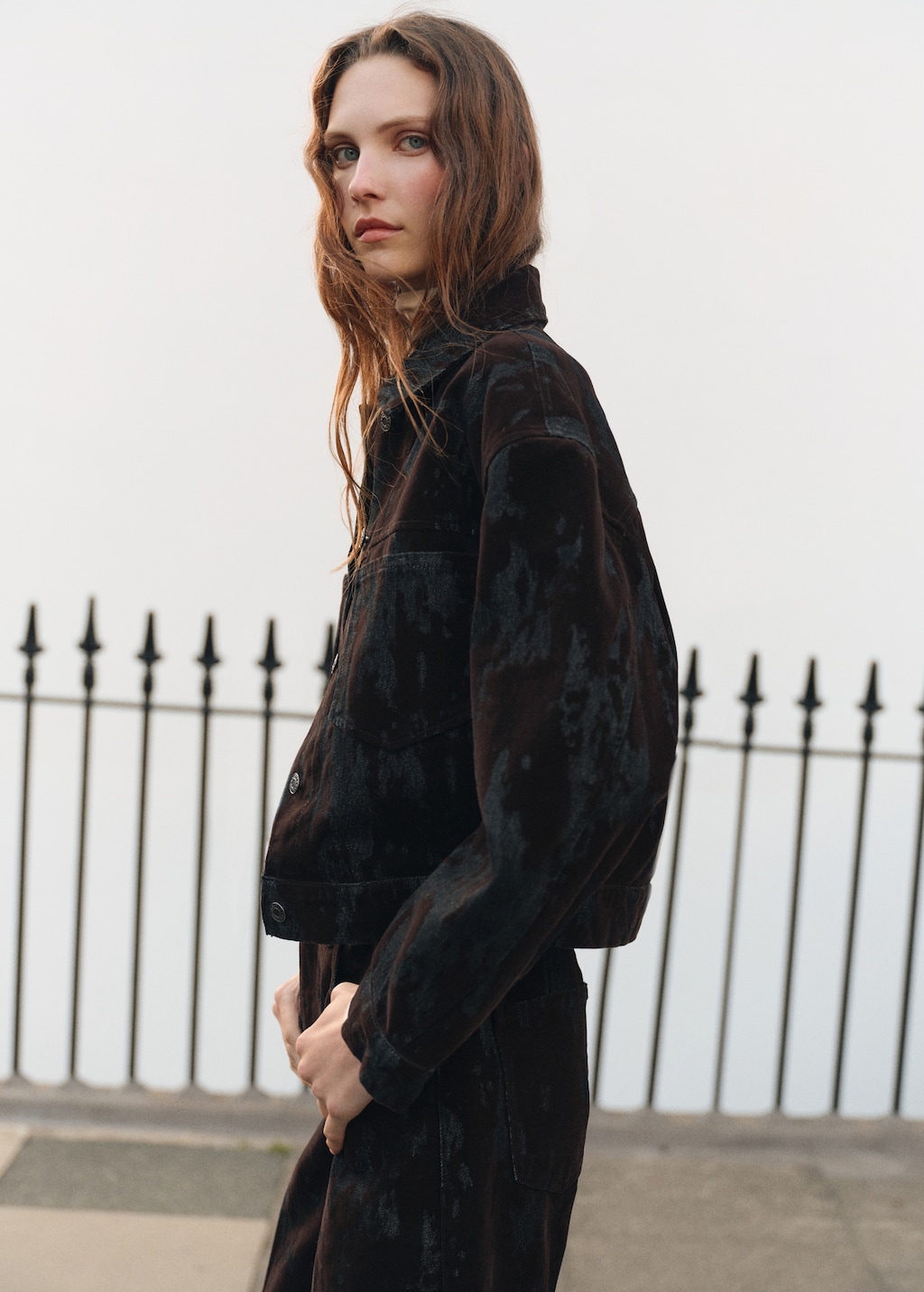 Wide-leg devoré jeans