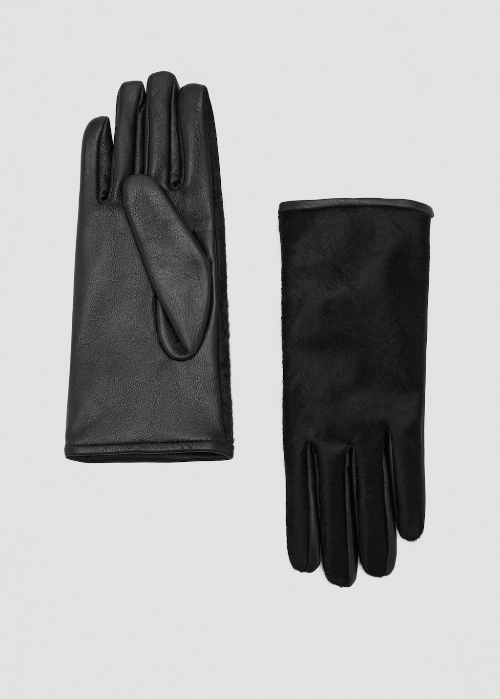 Leather gloves with fur