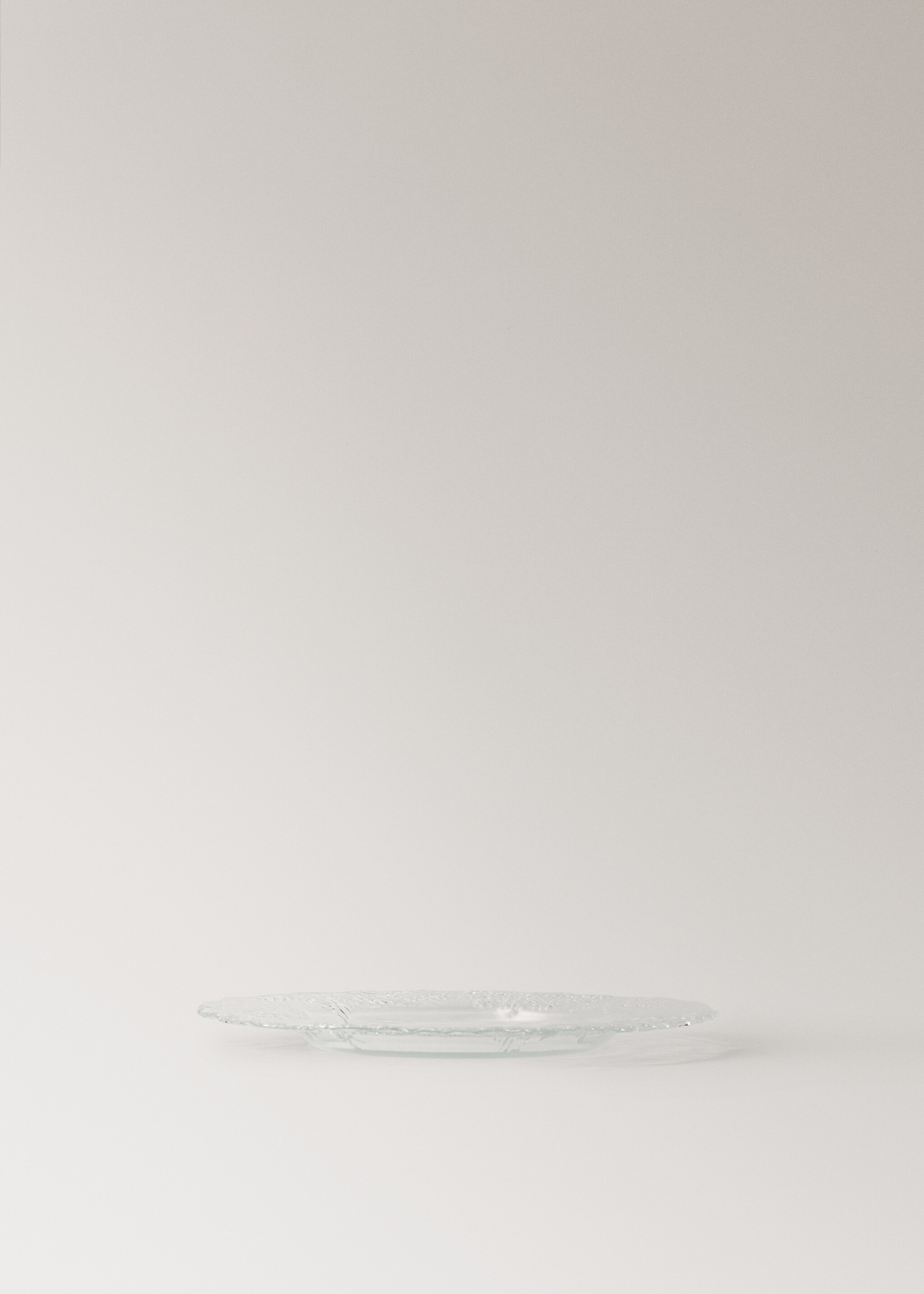 Plat postres vidre detall vora - Detall de l'article 1, Blanc trencat. Ref: 17027779-00.
