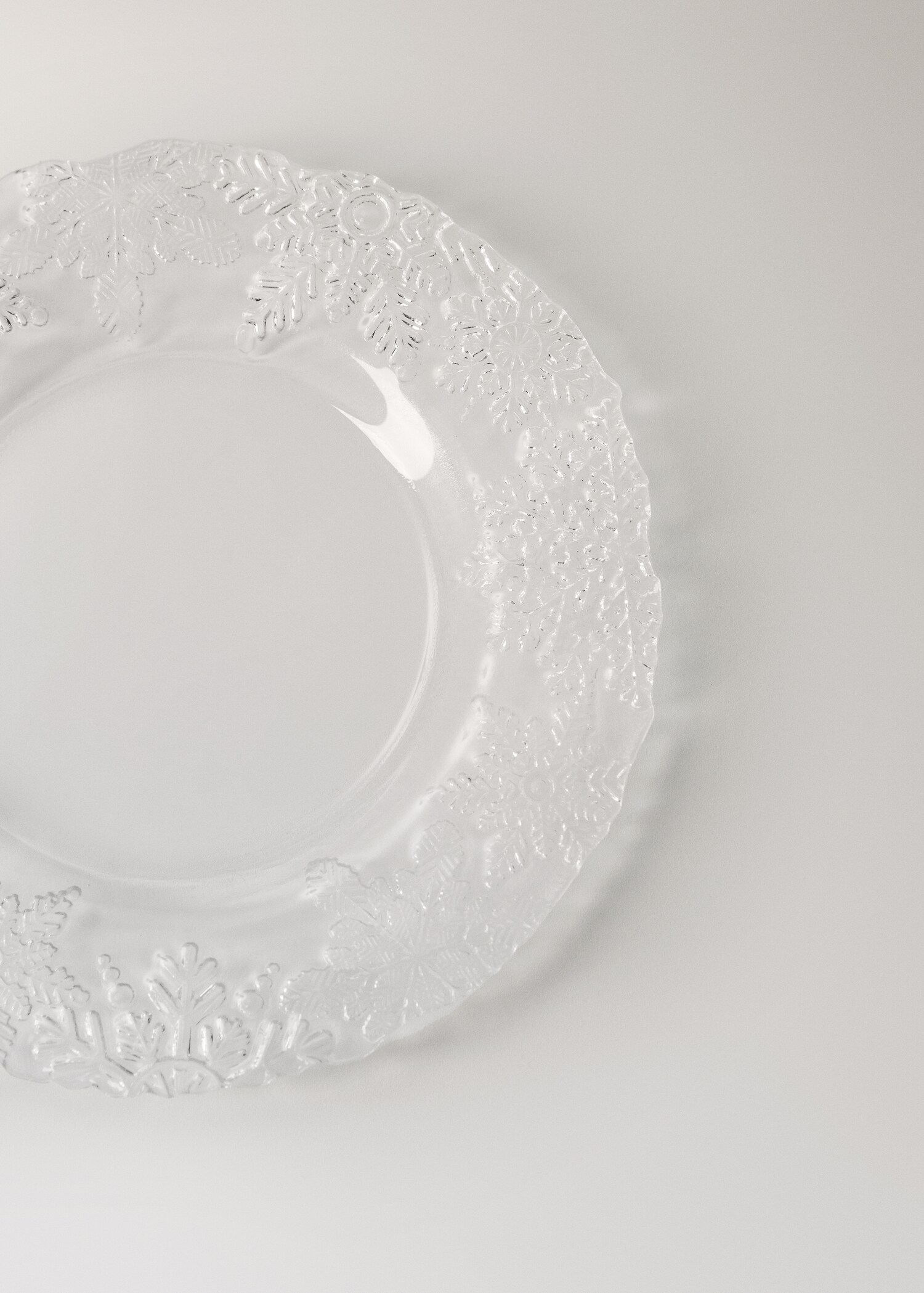 Glass dessert plate with rim detail - Details of the article 2