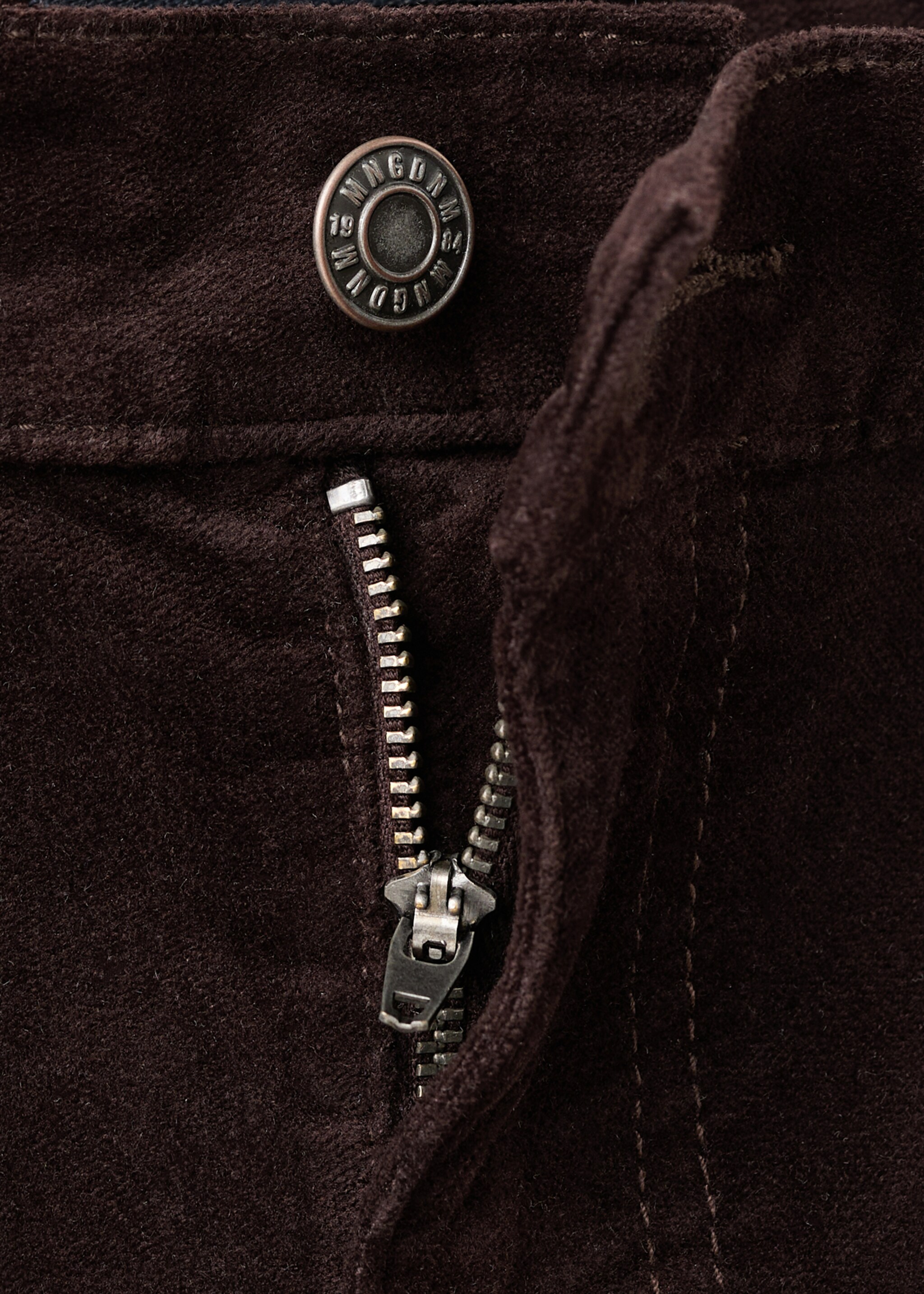 Jeans flare terciopelo - Detalle del artículo 8, Chocolate. Ref: 17027782-00.