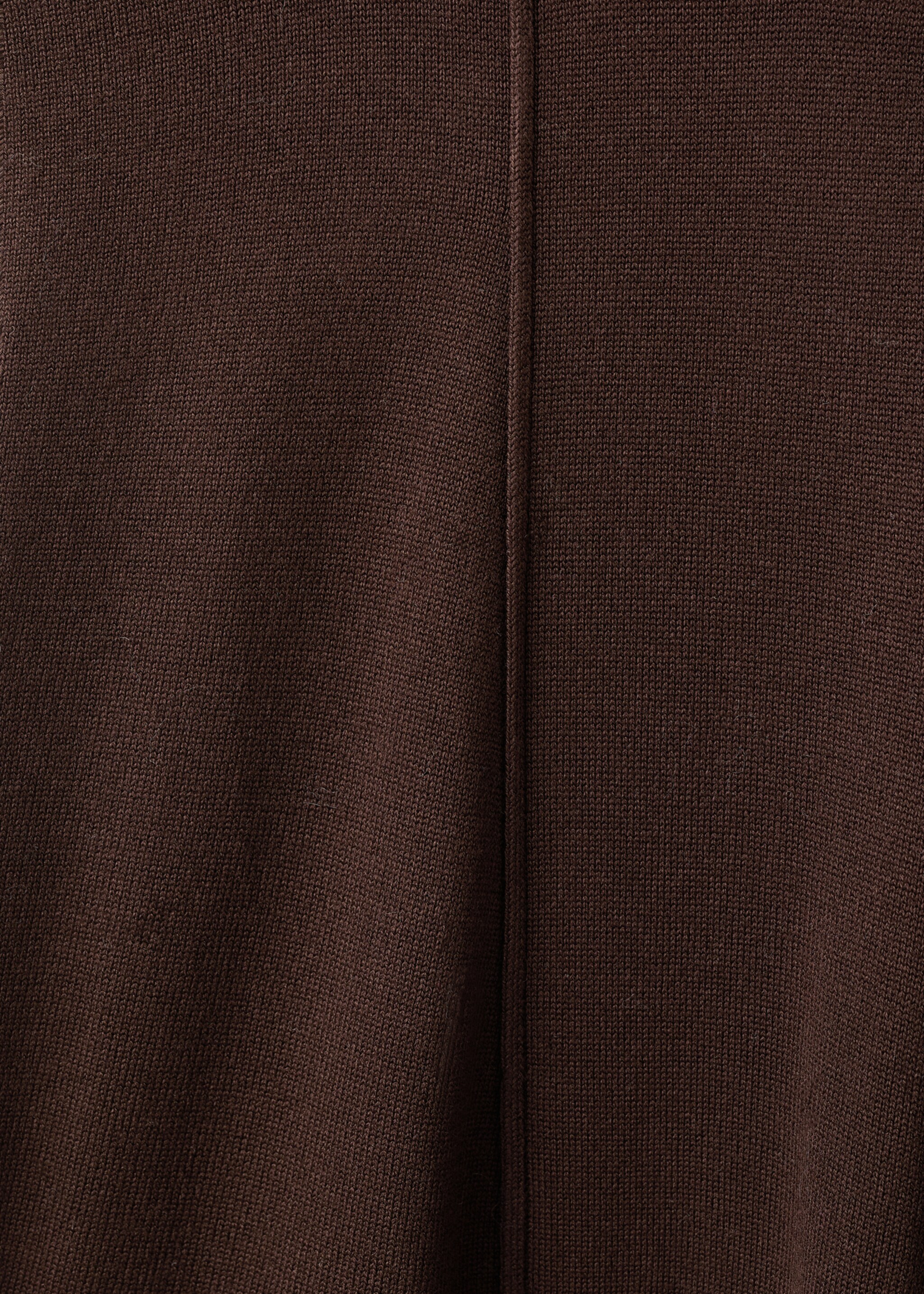 Pantalon en tricot avec coutures - Détail de l'article 8, Chocolat. Ref: 17027792-00.