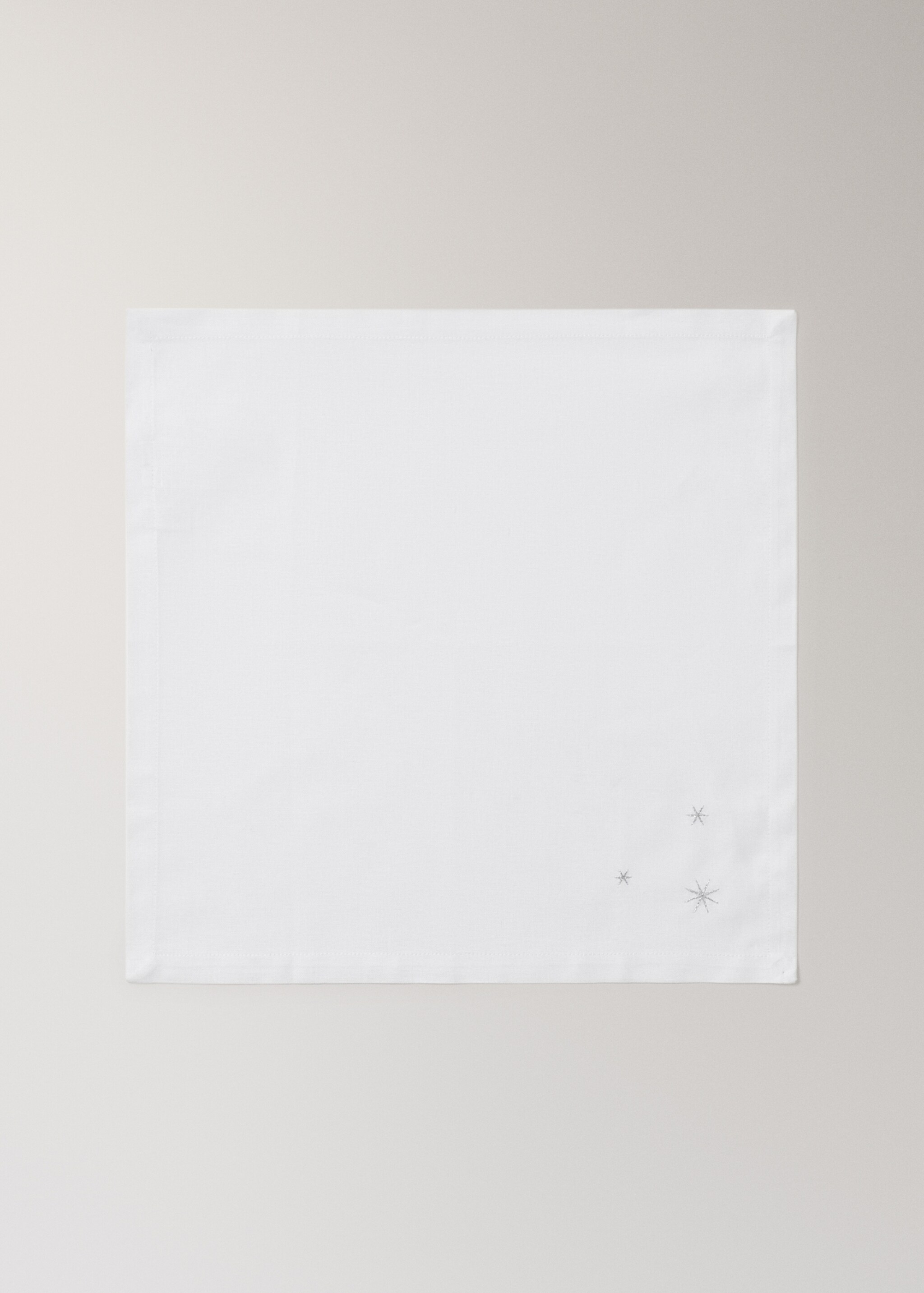 Set of 4 cotton napkins with embroidered star details - Article without model, White. Ref: 17027797-00.