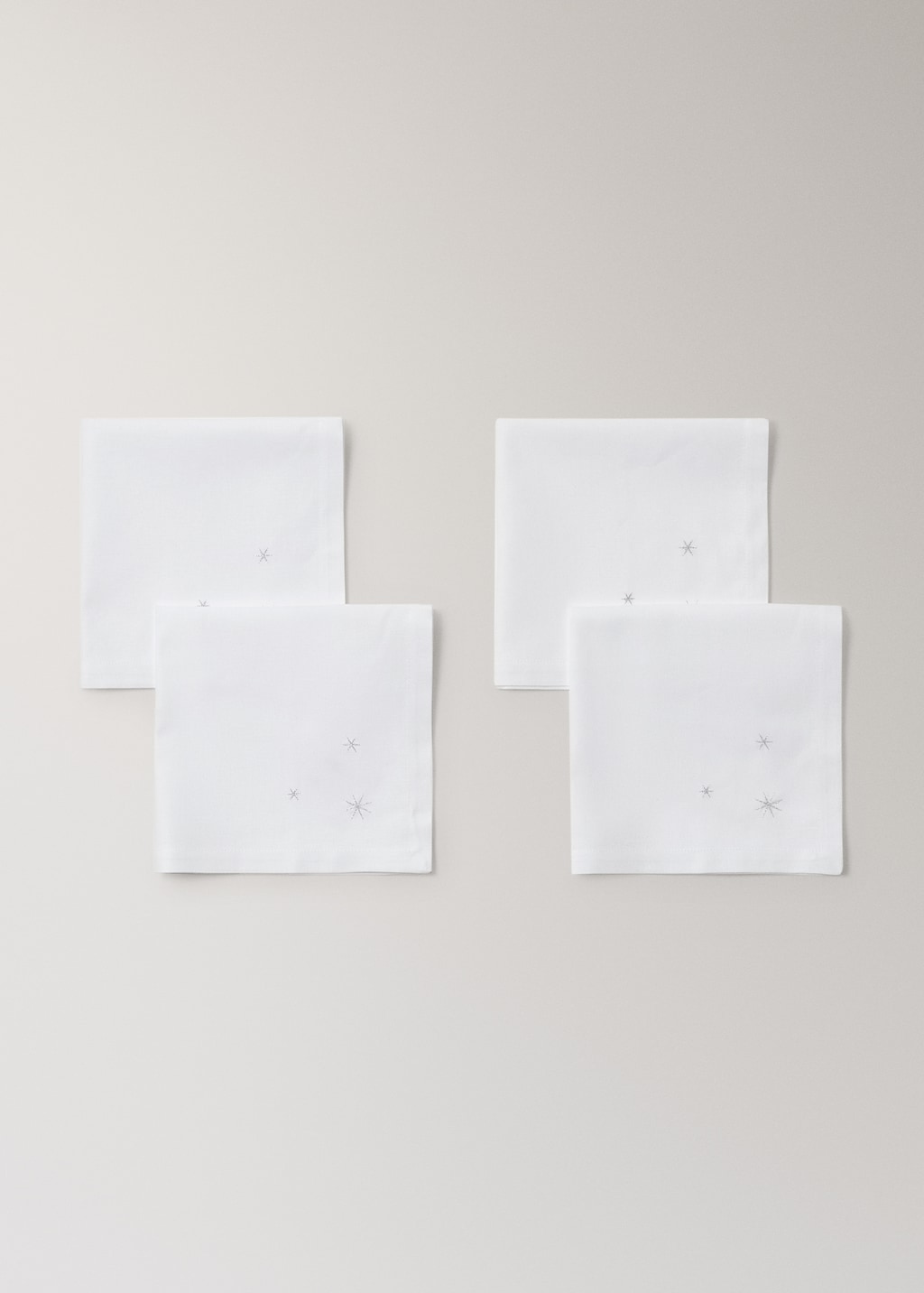 Set of 4 cotton napkins with embroidered star details
