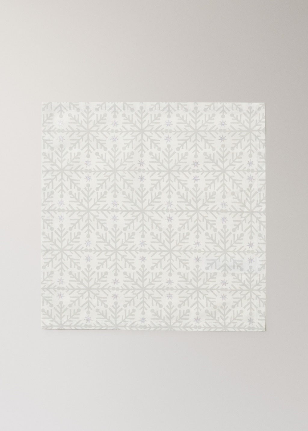 Napkins with Christmas snowflake printed motif