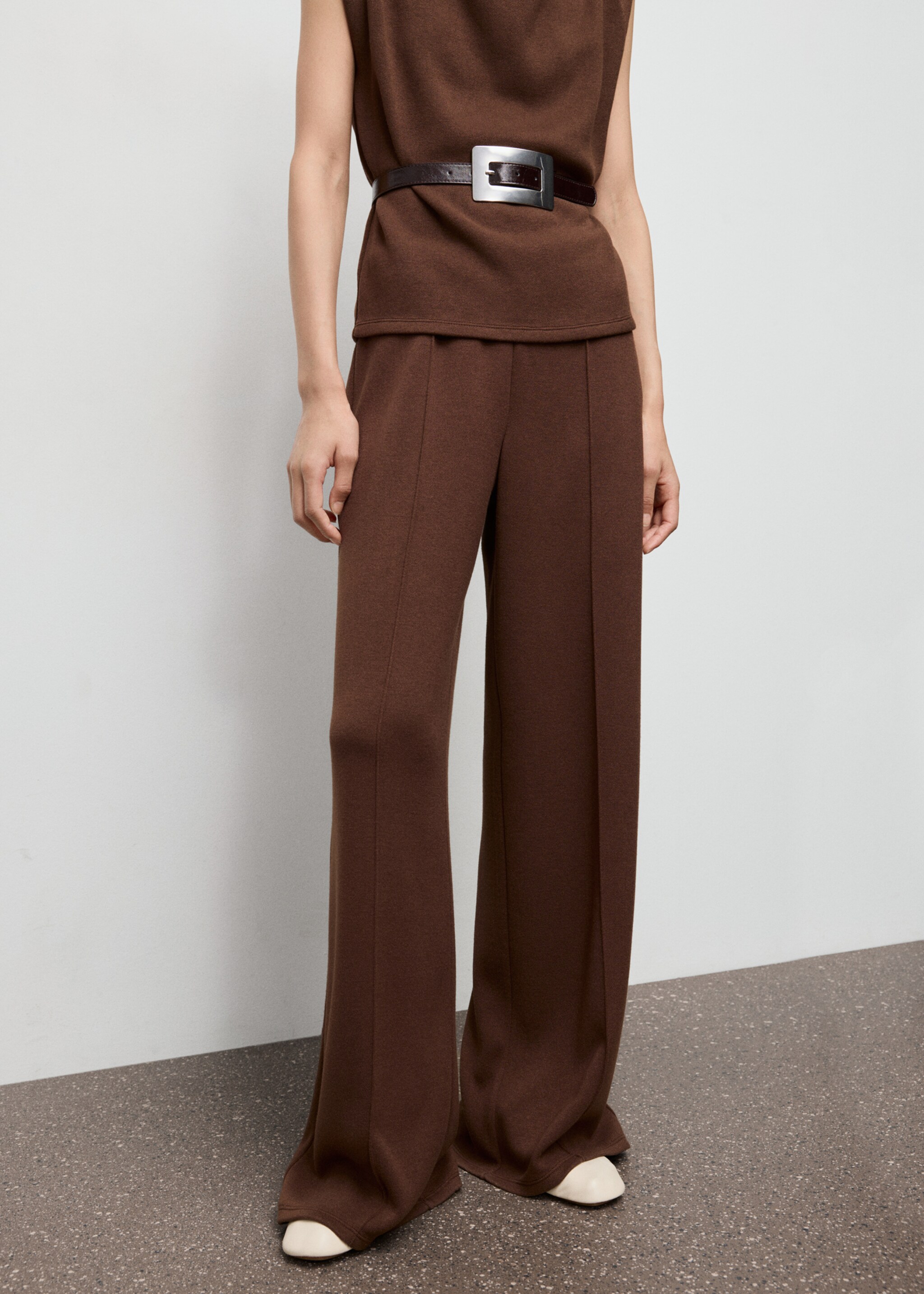 Seam-detail straight-fit trousers - Medium plane, Brown. Ref: 17027803-00.