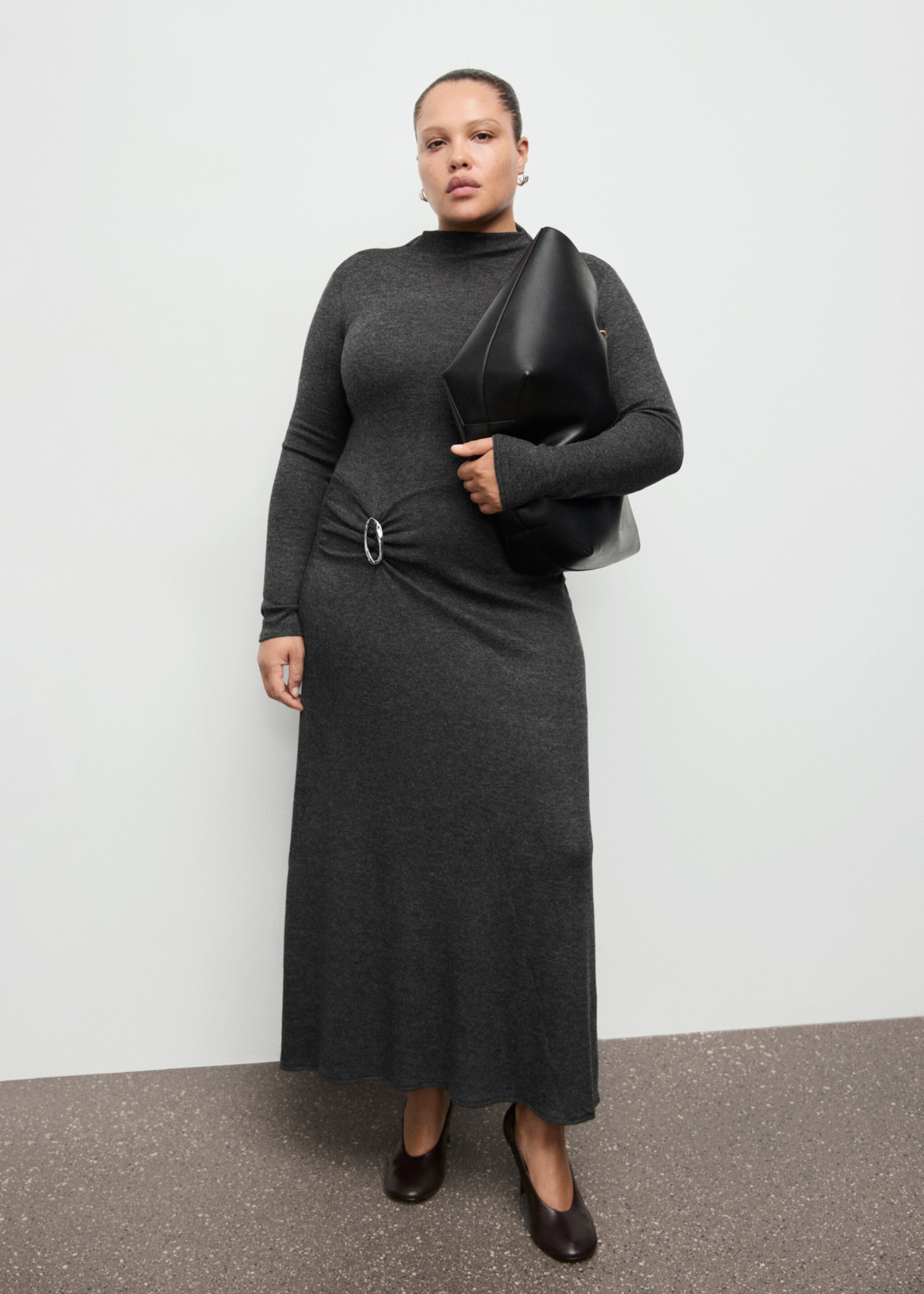 Ruched dress with ring - Details of the article 3, Grey. Ref: 17027807-00.