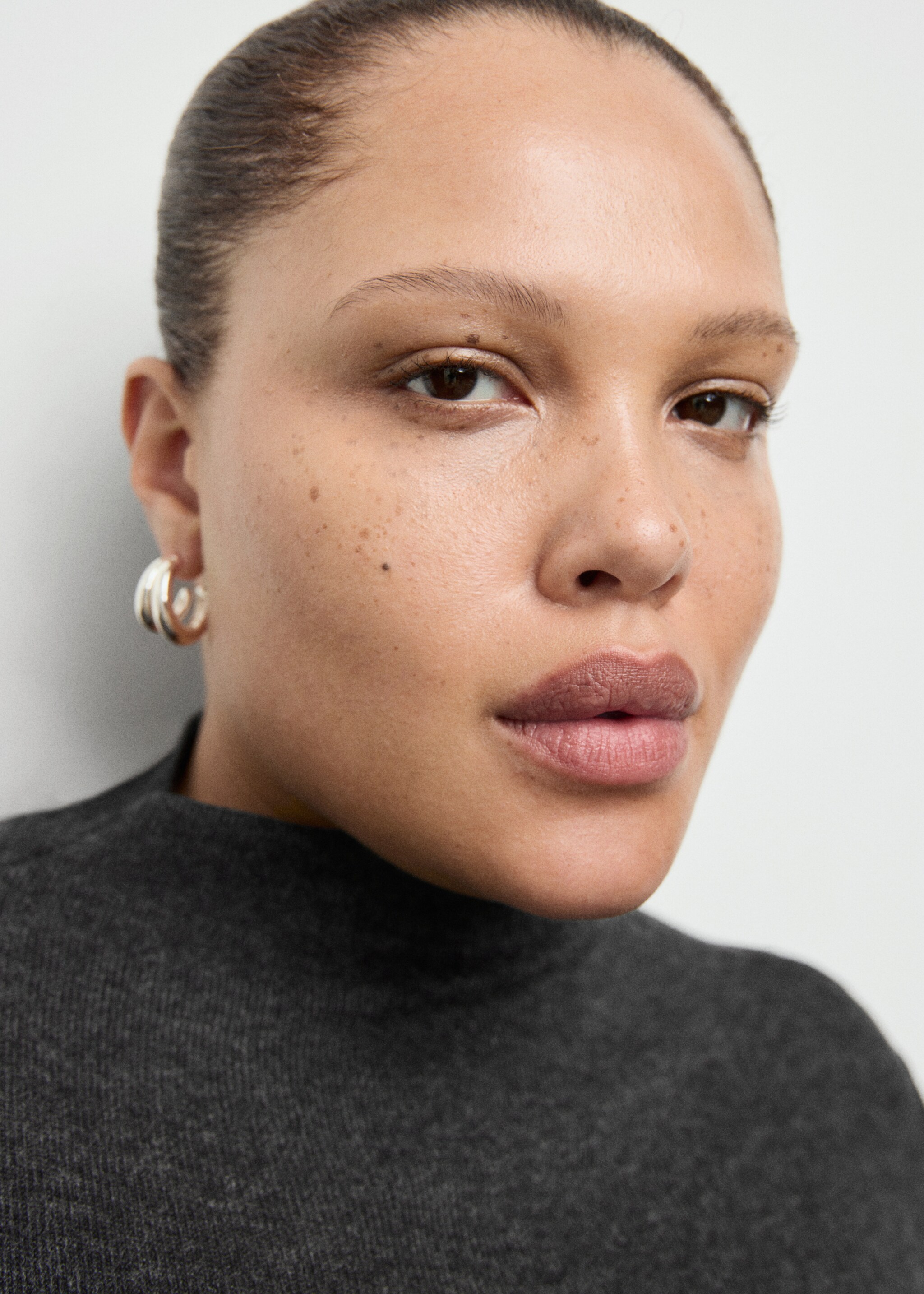 Ruched dress with ring - Details of the article 4, Grey. Ref: 17027807-00.