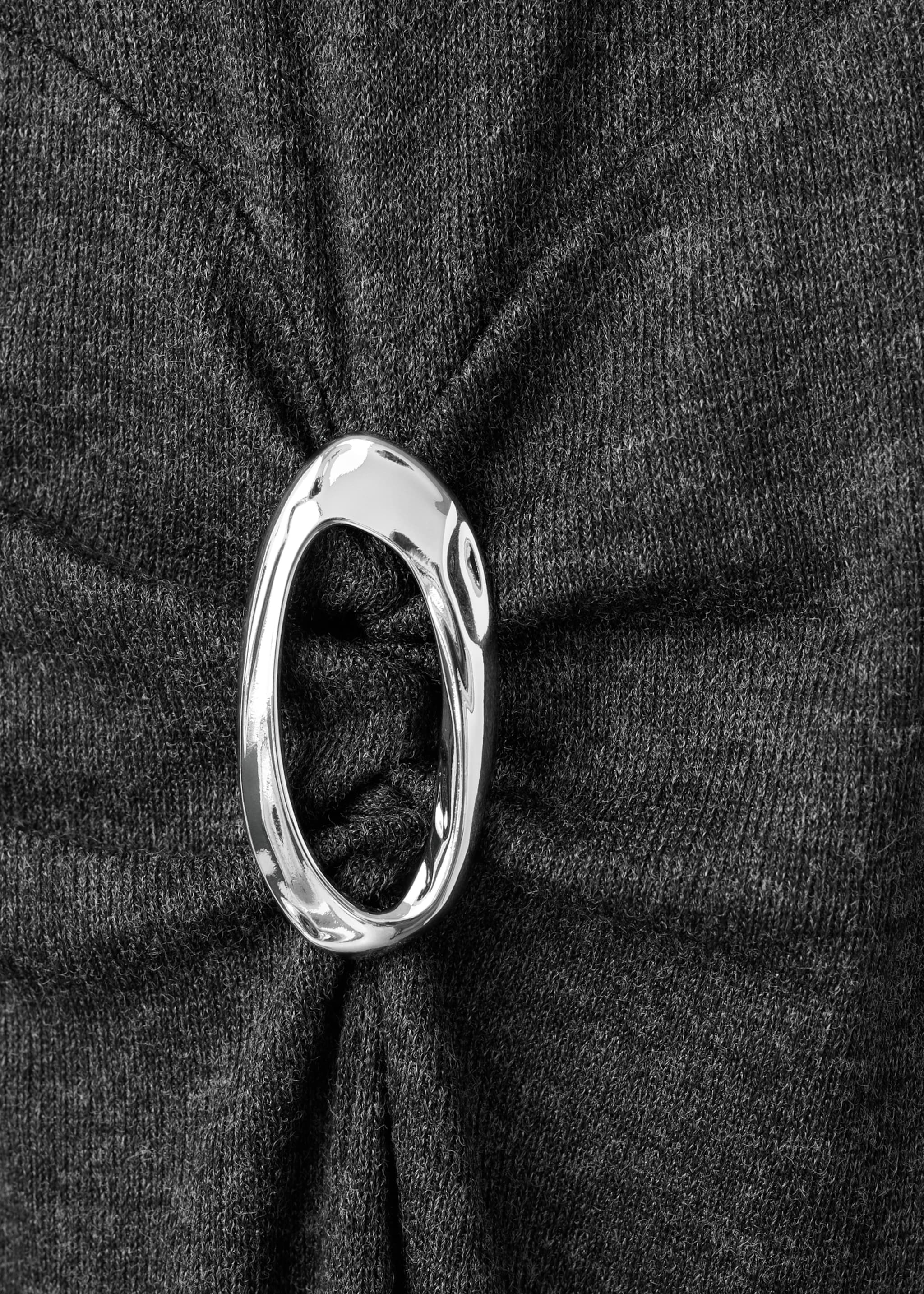 Ruched dress with ring - Details of the article 8, Grey. Ref: 17027807-00.