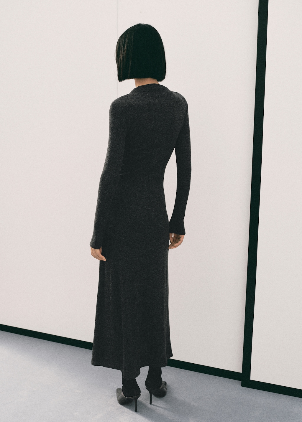 Fine-knit dress with metallic detail - image 3