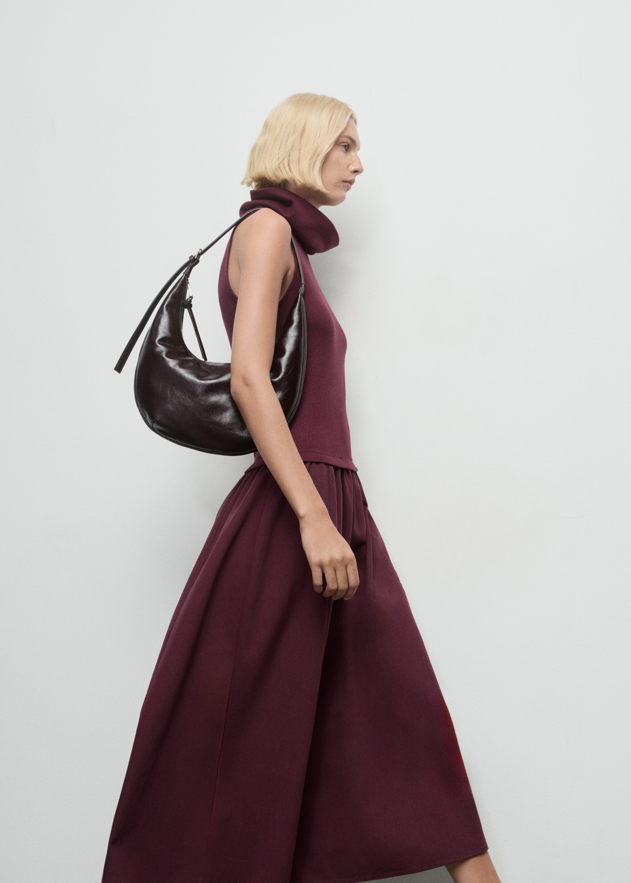 Dress with combined funnel neck - Details of the article 2, Burgundy. Ref: 17027810-00.