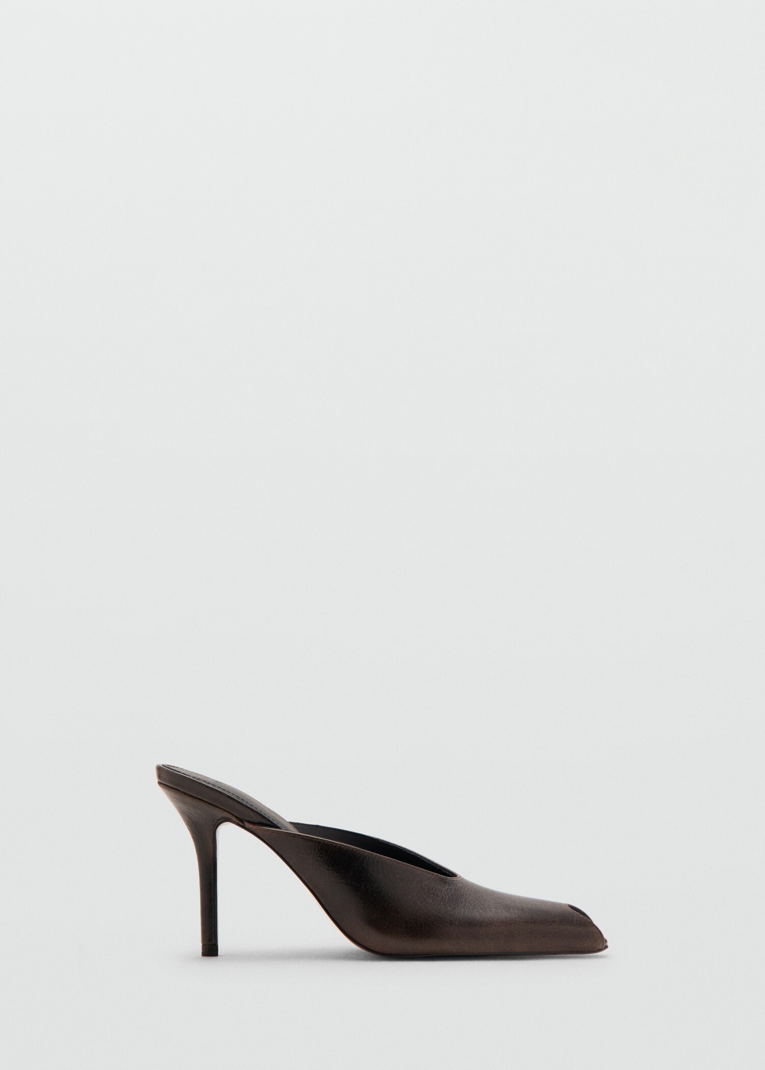 Open-toe leather shoes - Article without model
