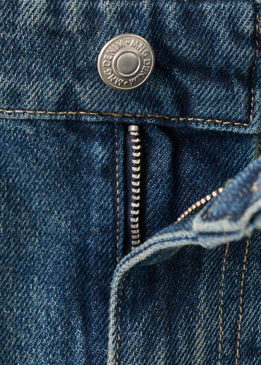 Mid-rise barrel jeans
