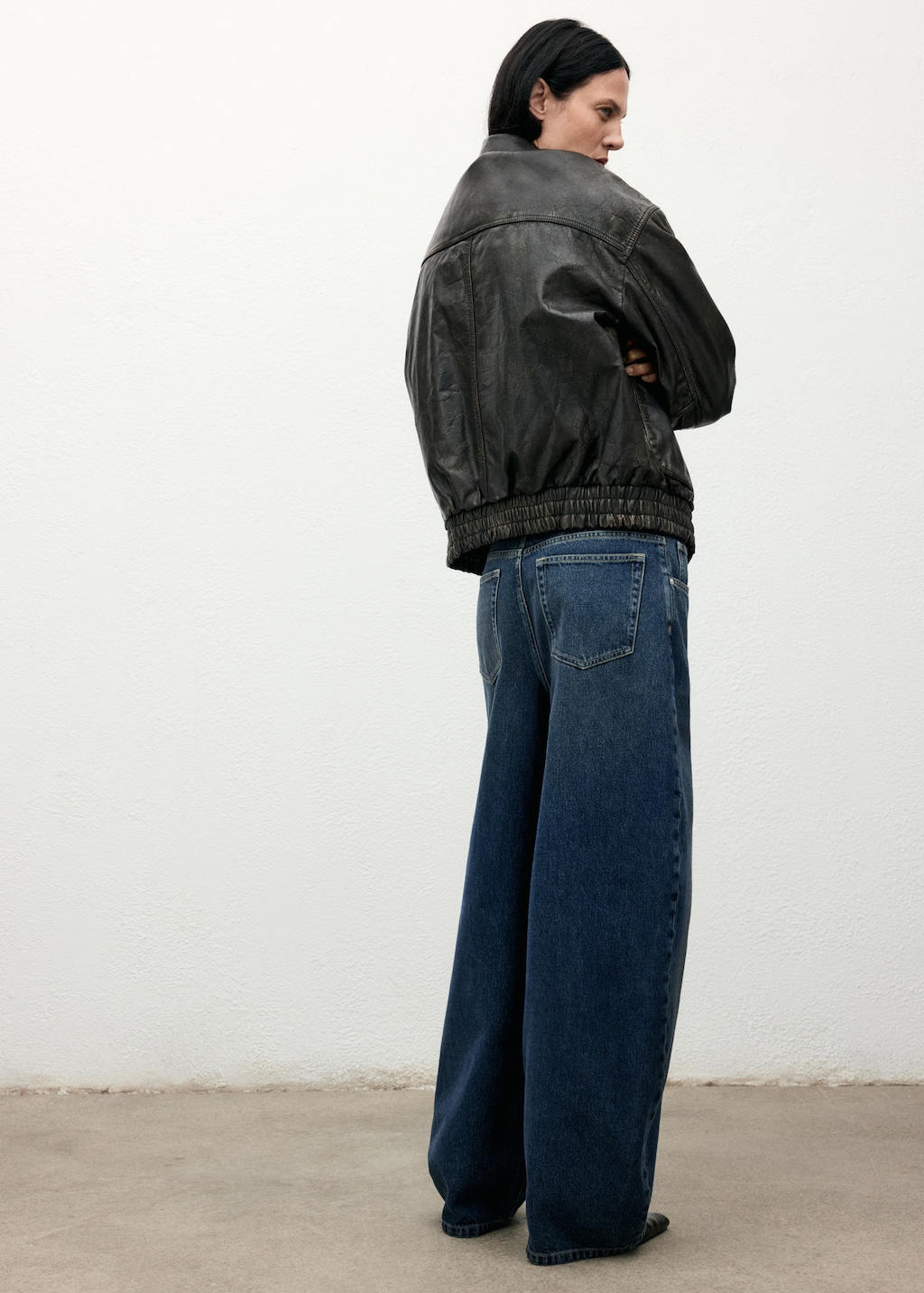Mid-rise barrel jeans