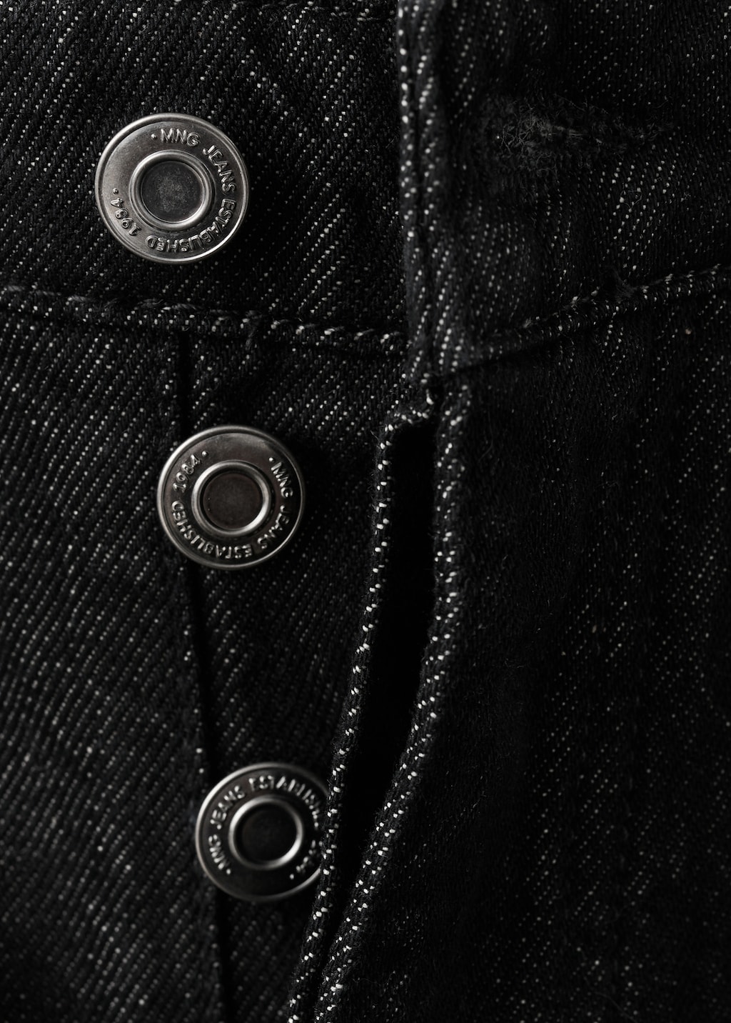 Barrel jeans with patches