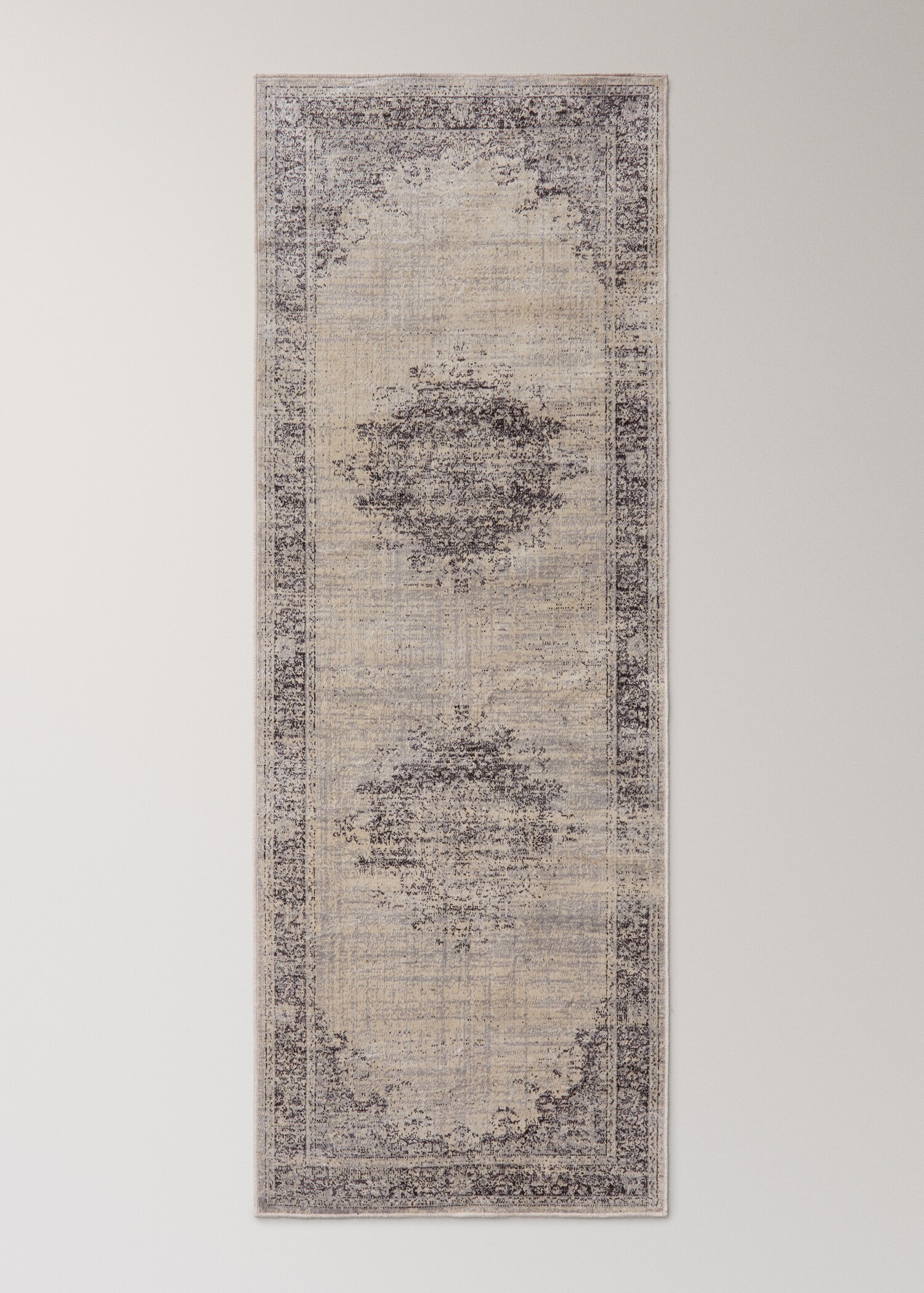 Vintage-effect rug - Article without model