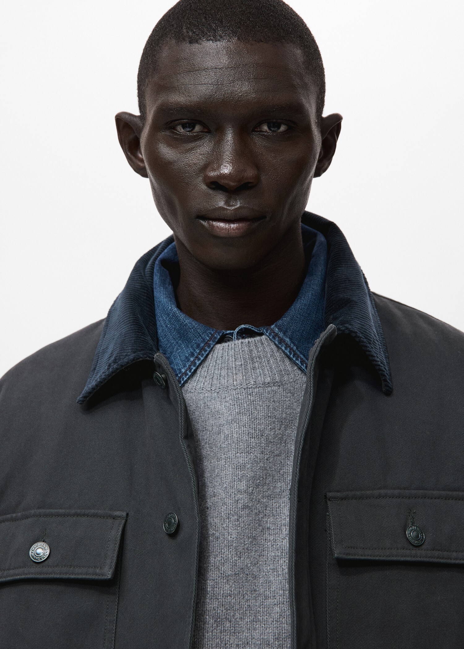 Jacket with pockets and corduroy collar - Details of the article 1