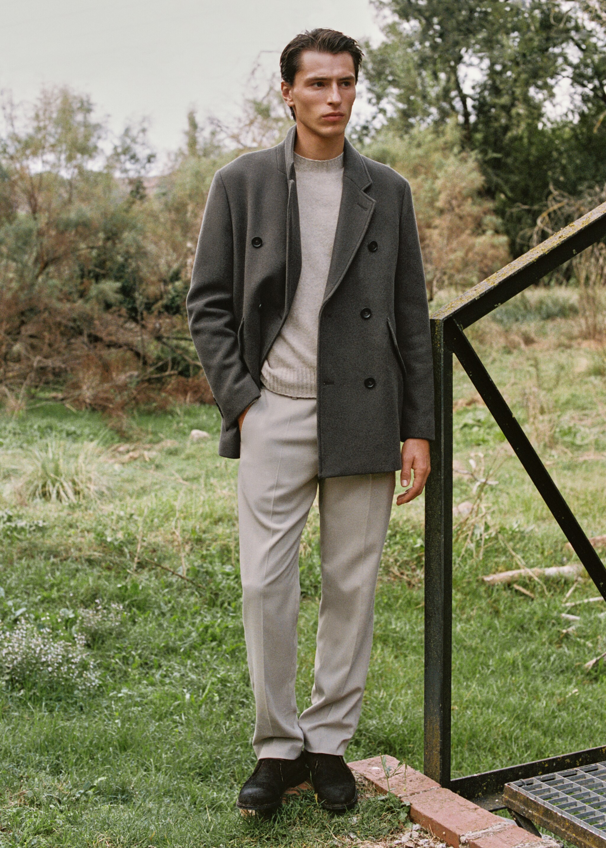 Double-breasted wool-blend coat - Details of the article 3, Dark Green. Ref: 17027886-00.