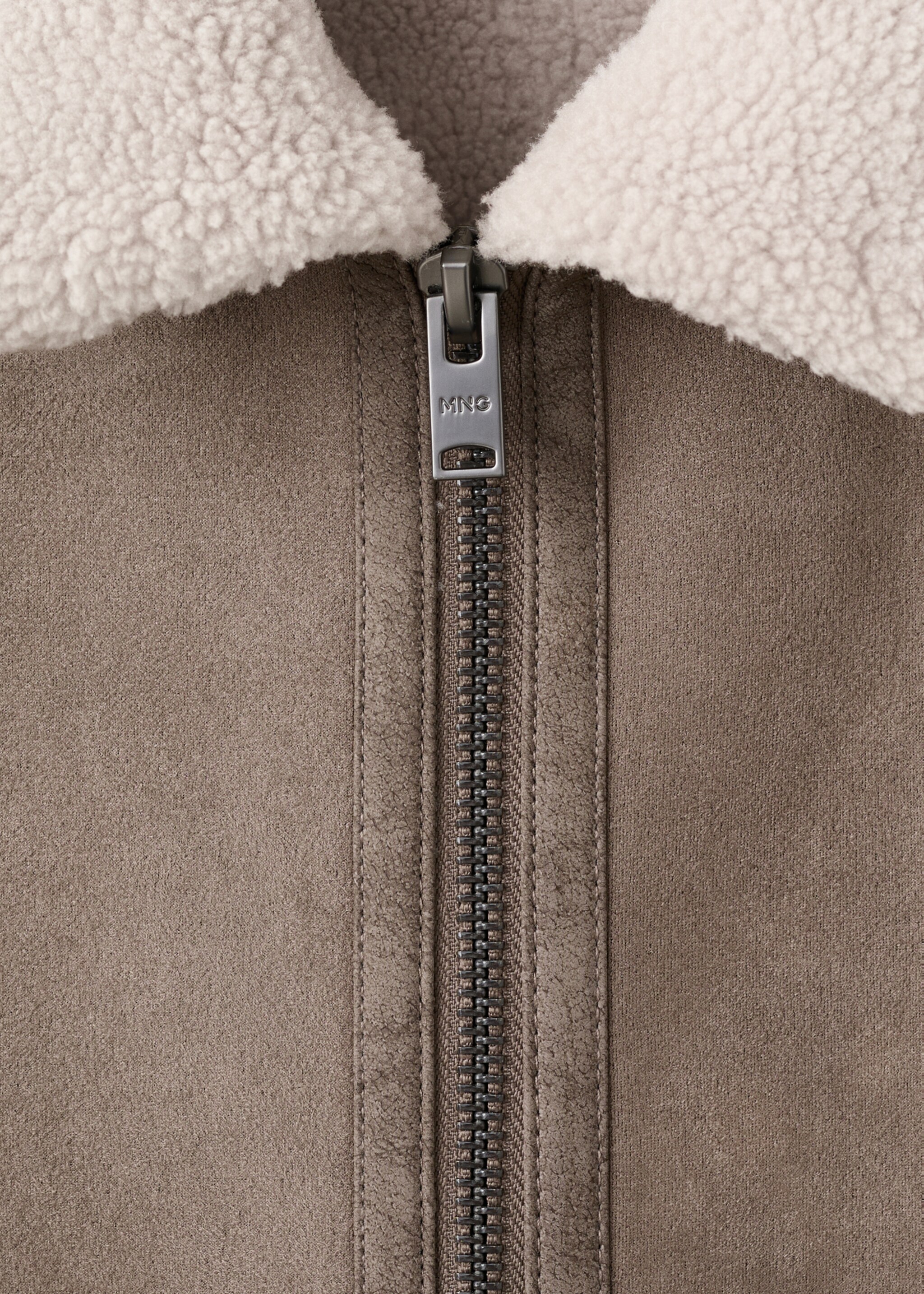 Doubleface-Jacke mit Plüschdetails - Detail des Artikels 0, Mittelbraun. Ref: 17027889-00.