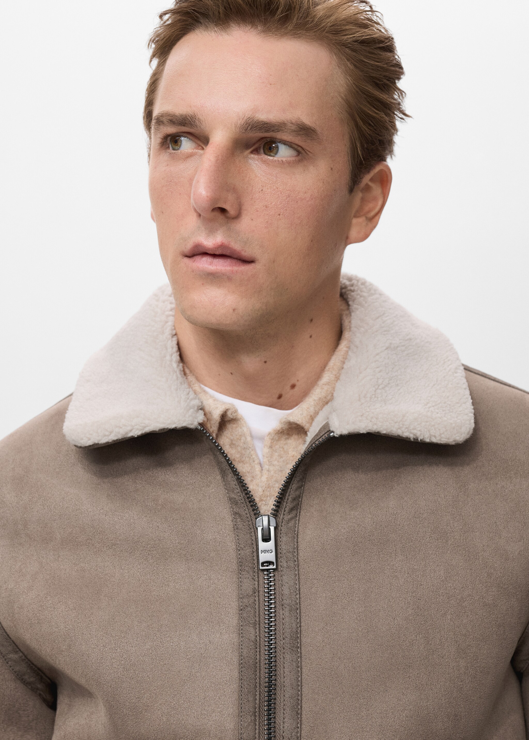 Doubleface-Jacke mit Plüschdetails - Detail des Artikels 1, Mittelbraun. Ref: 17027889-00.