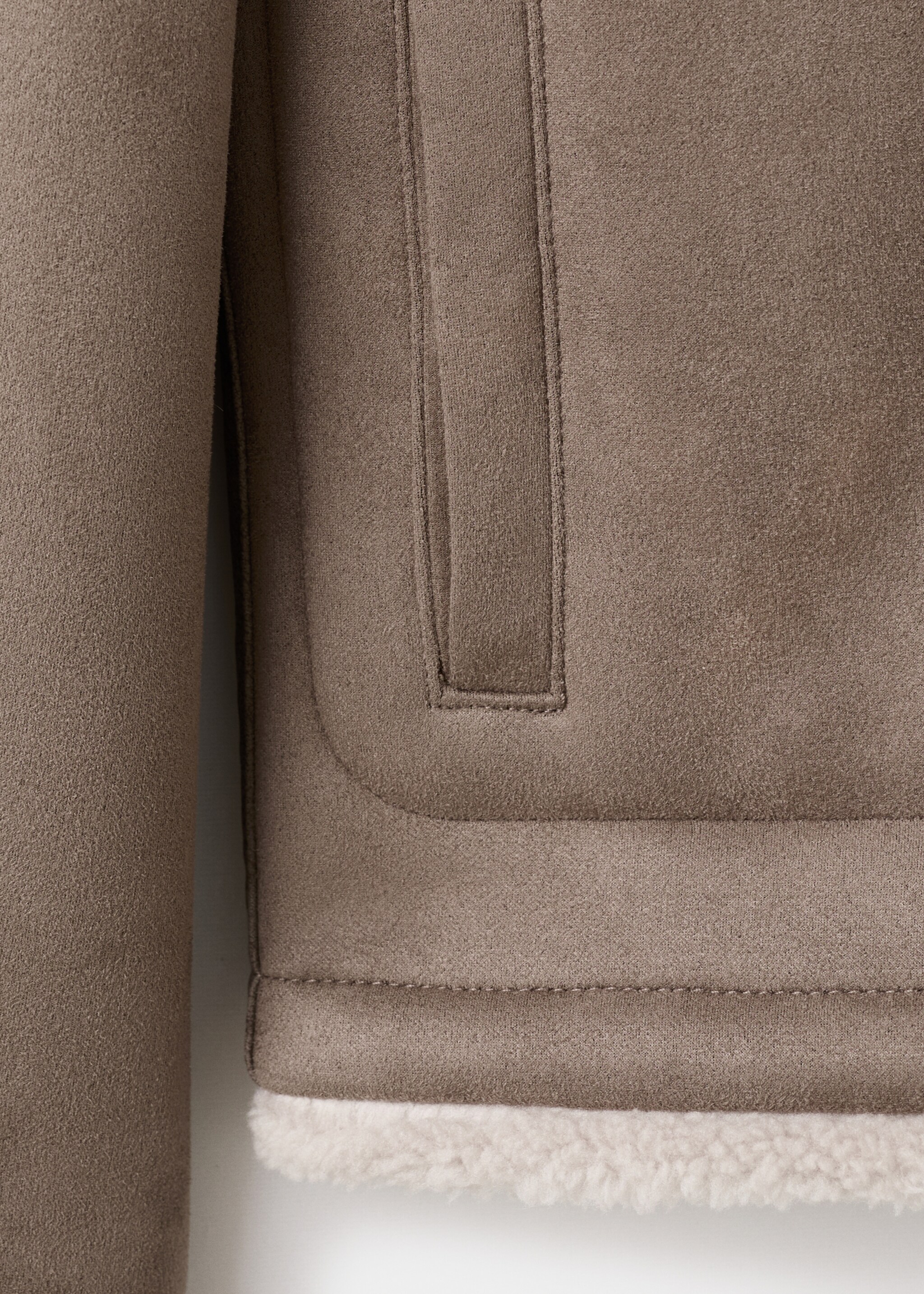 Doubleface-Jacke mit Plüschdetails - Detail des Artikels 8, Mittelbraun. Ref: 17027889-00.