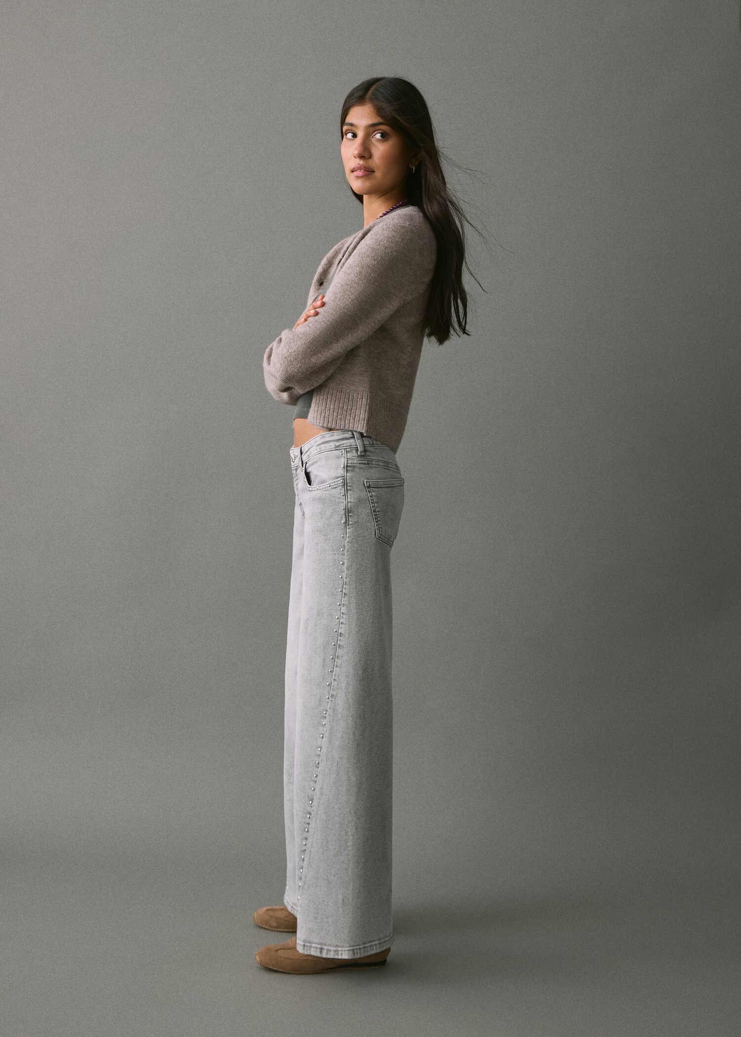 Jeans wideleg tachuelas - Plano medio