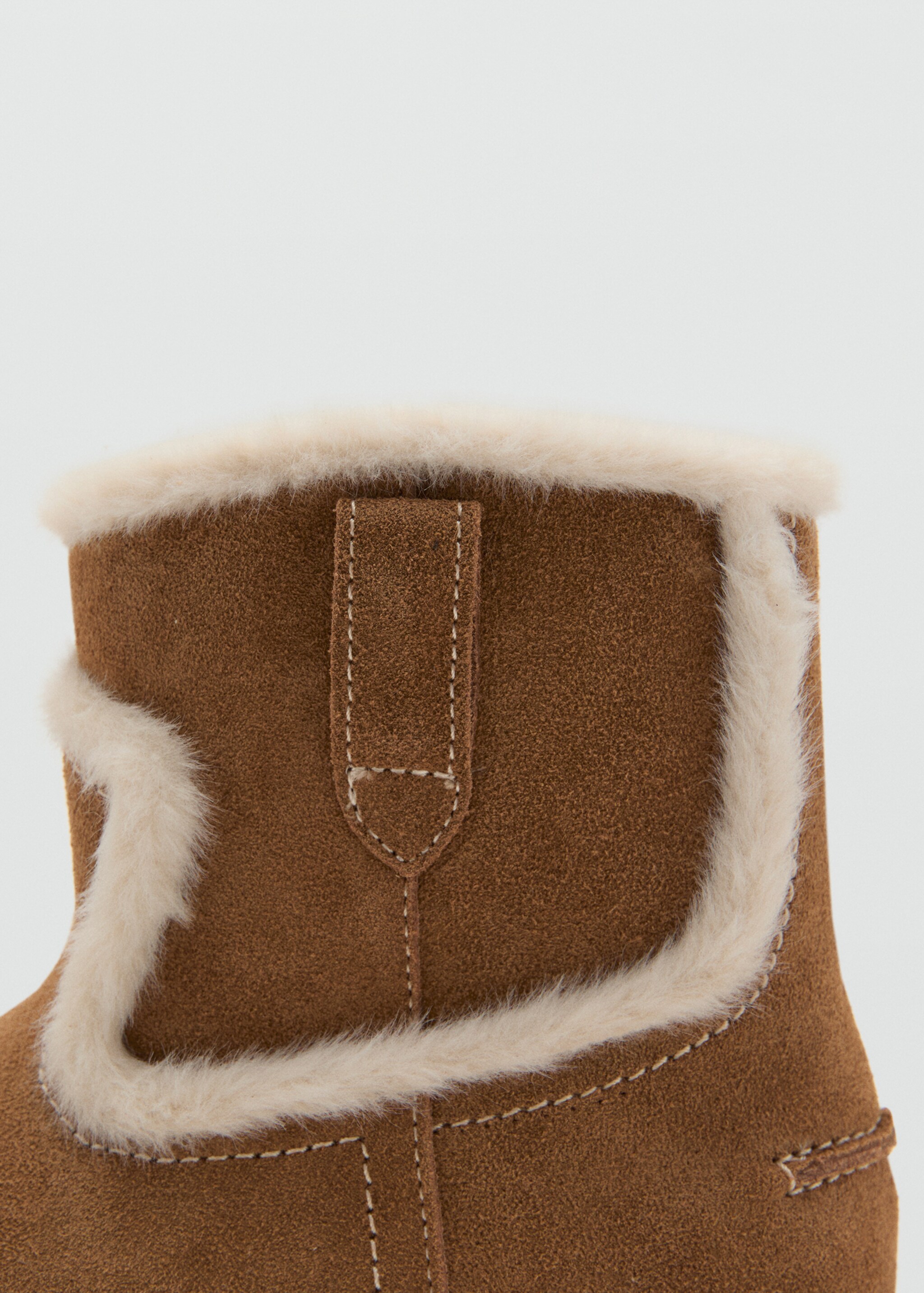 Fur-effect suede ankle boots - Details of the article 2, Medium Brown. Ref: 17027894-00.