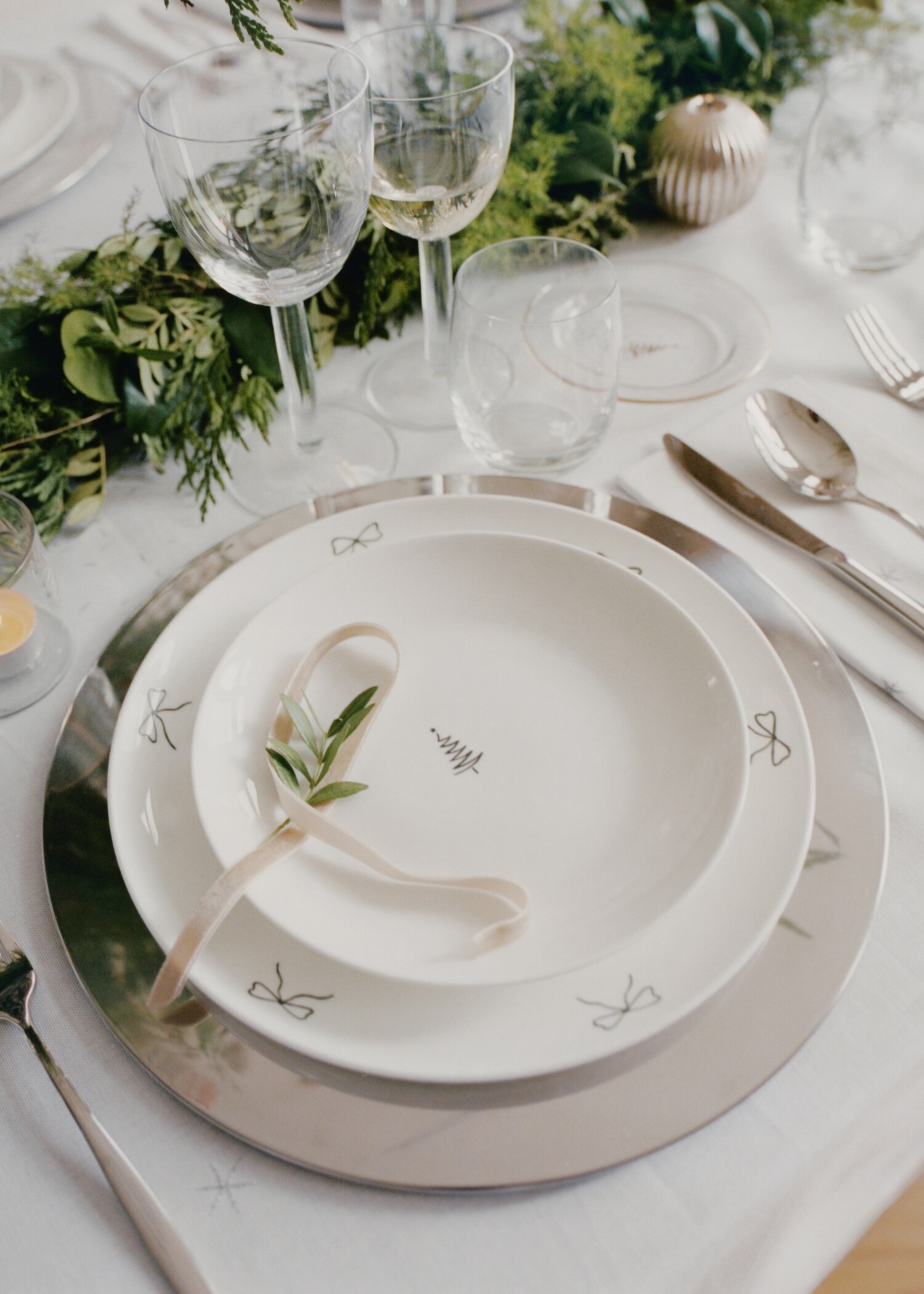 dessert plate bonechina detail Christmas tree - Details of the article 6