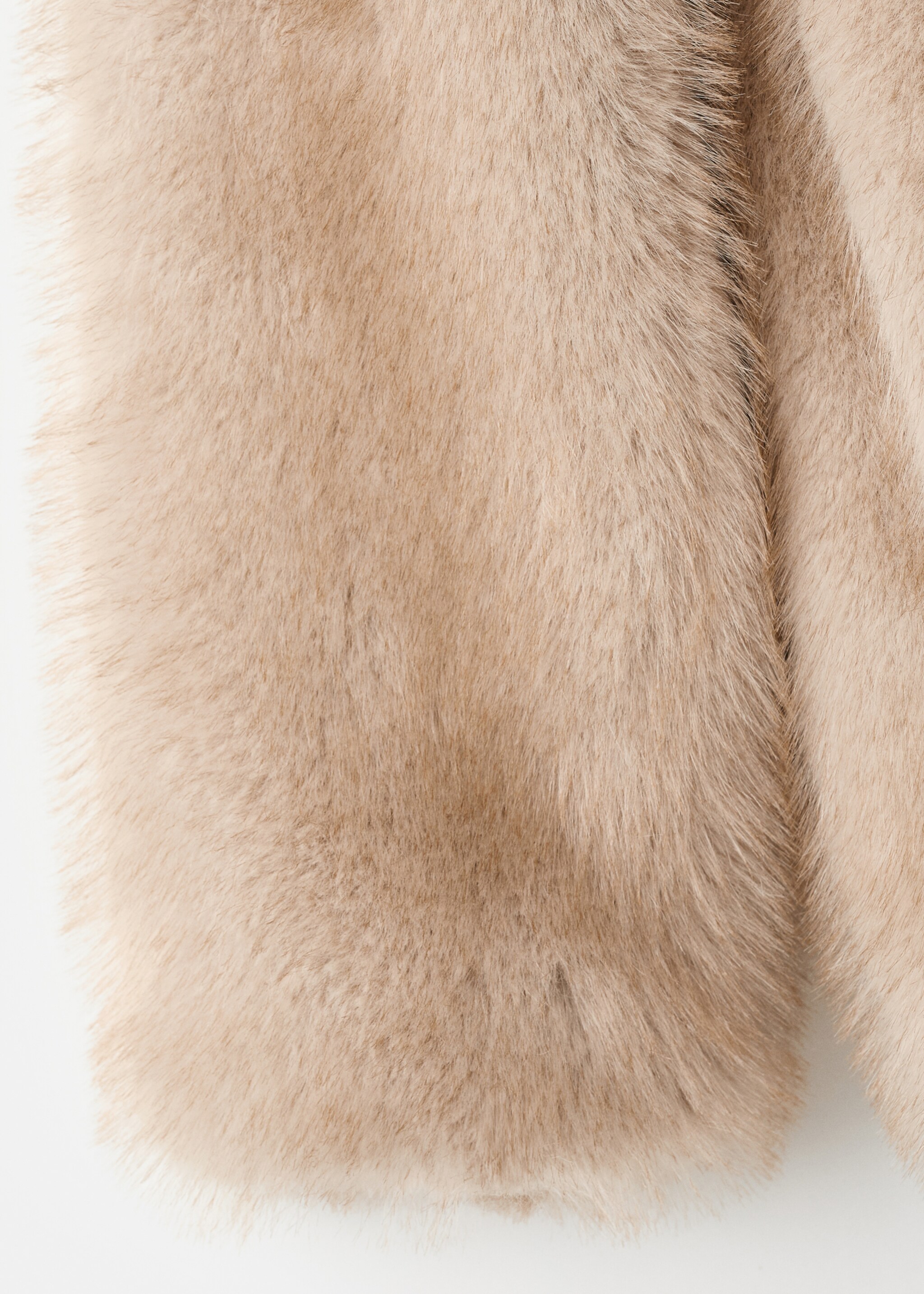 Fur-effect coat with buttons - Details of the article 0, Ecru. Ref: 17028270-00.