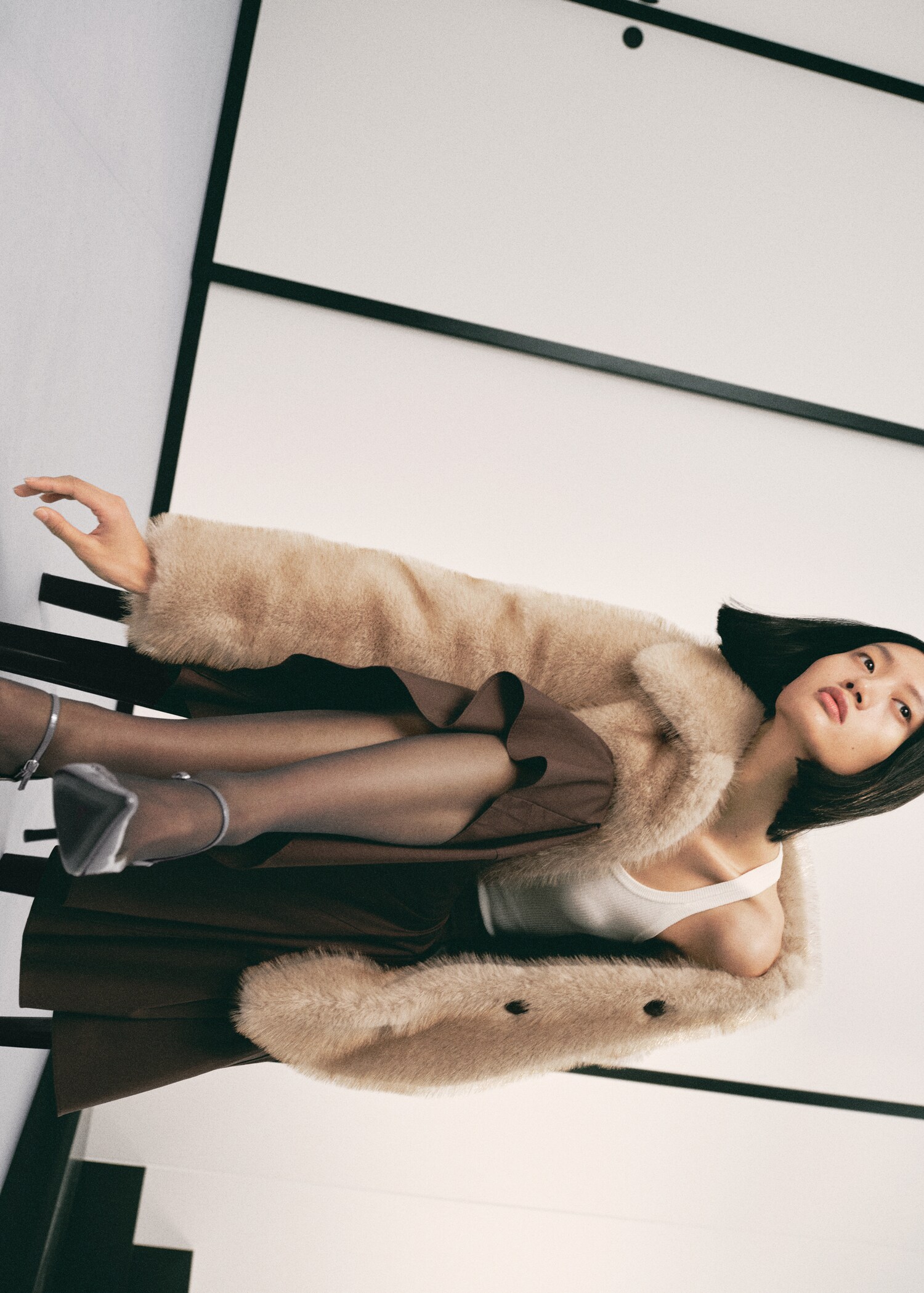 Fur-effect coat with buttons - Details of the article 2