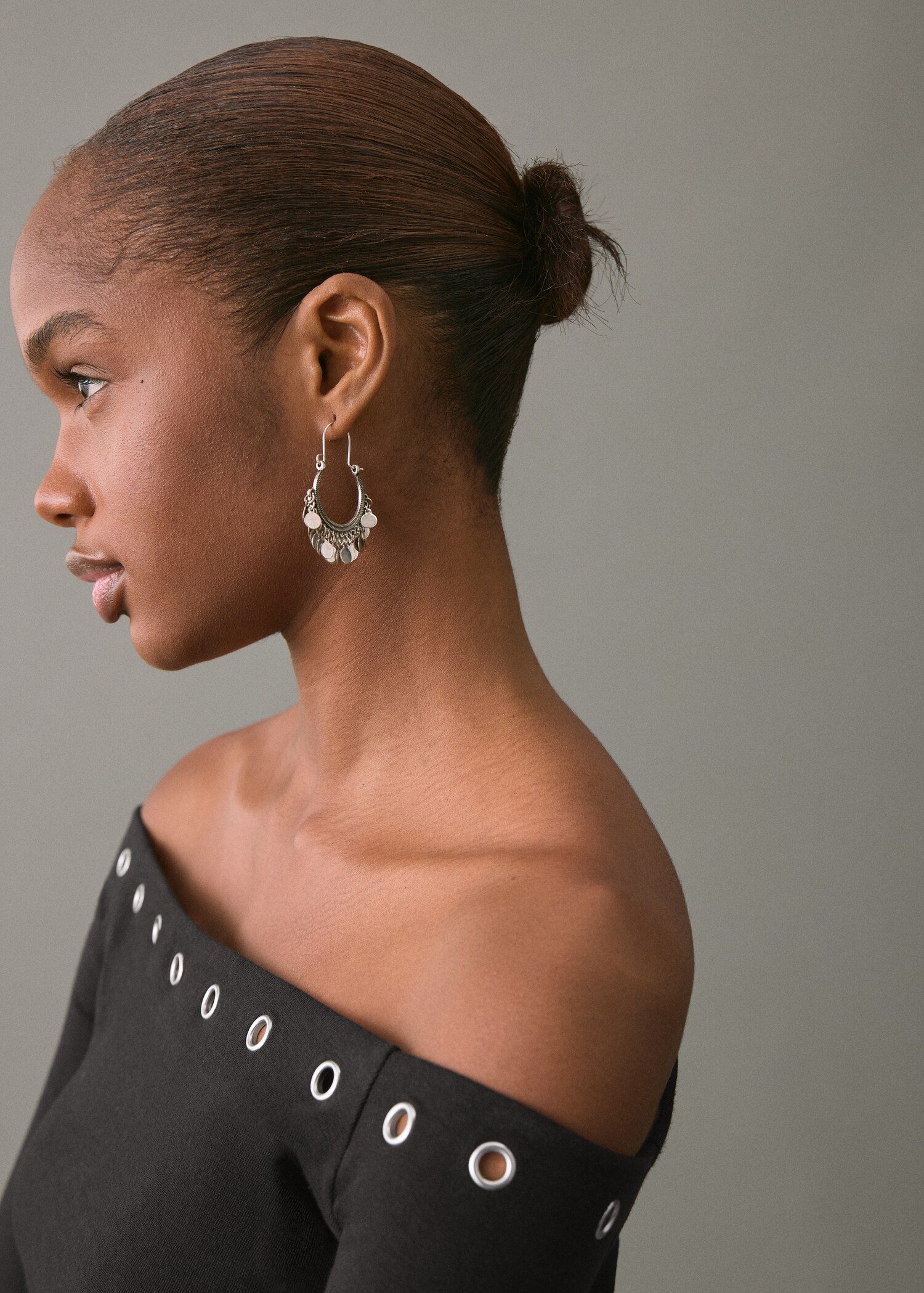 Boat-neck t-shirt with studs - Details of the article 1