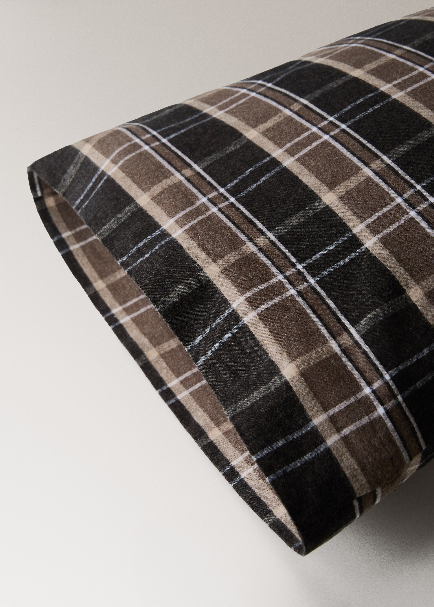 Cotton flannel pillowcase with melange threads and check print, 45 x 110 cm - Details of the article 1