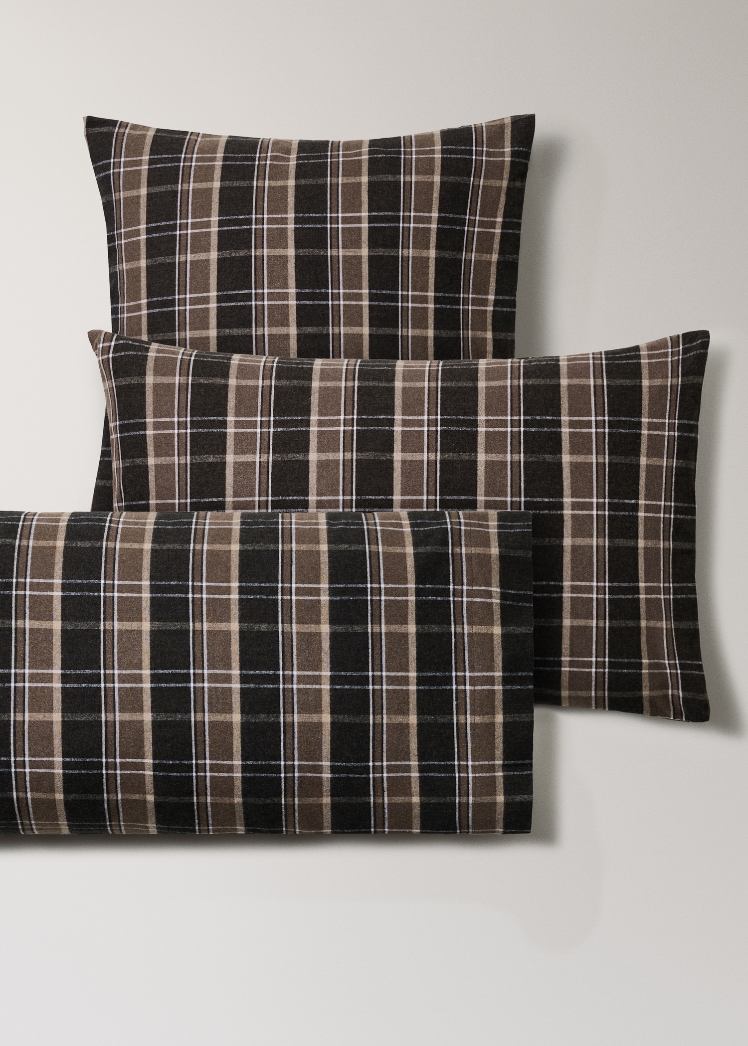 Cotton flannel pillowcase with melange threads and check print, 45 x 110 cm - Details of the article 3