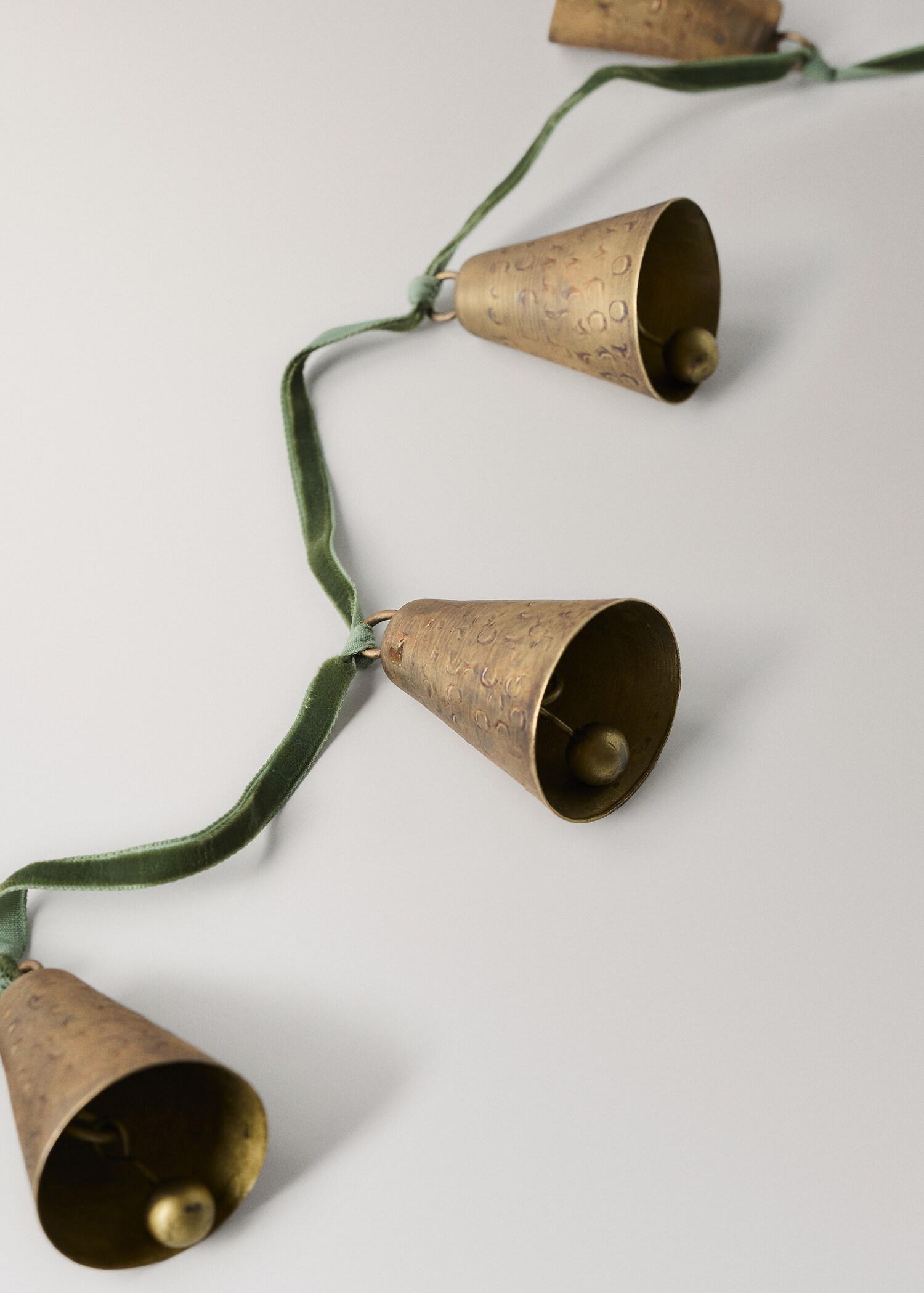 Decorative bell garland - Details of the article 1