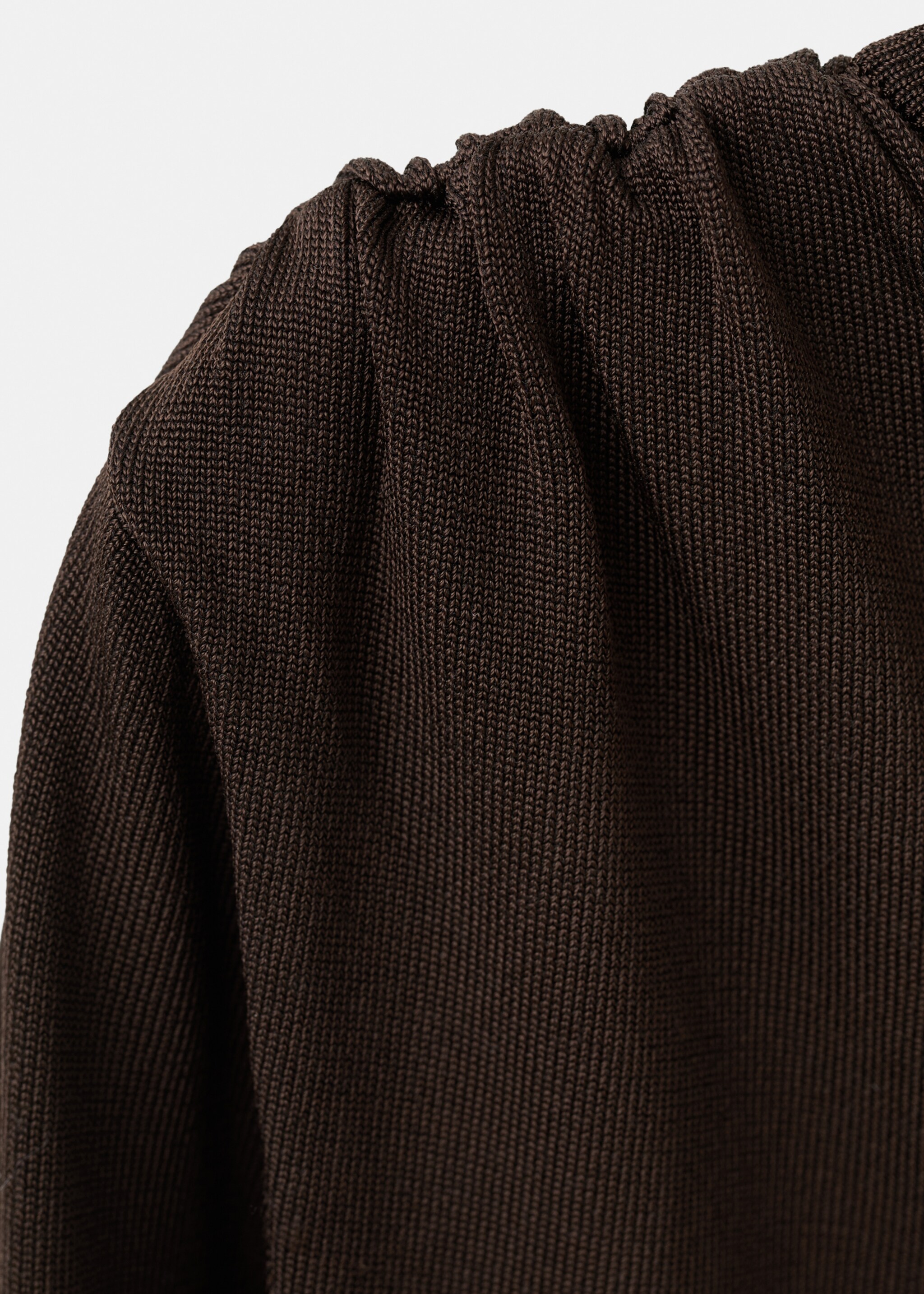 Fitted dress with asymmetrical sleeves - Details of the article 8, Chocolate. Ref: 17029106-00.