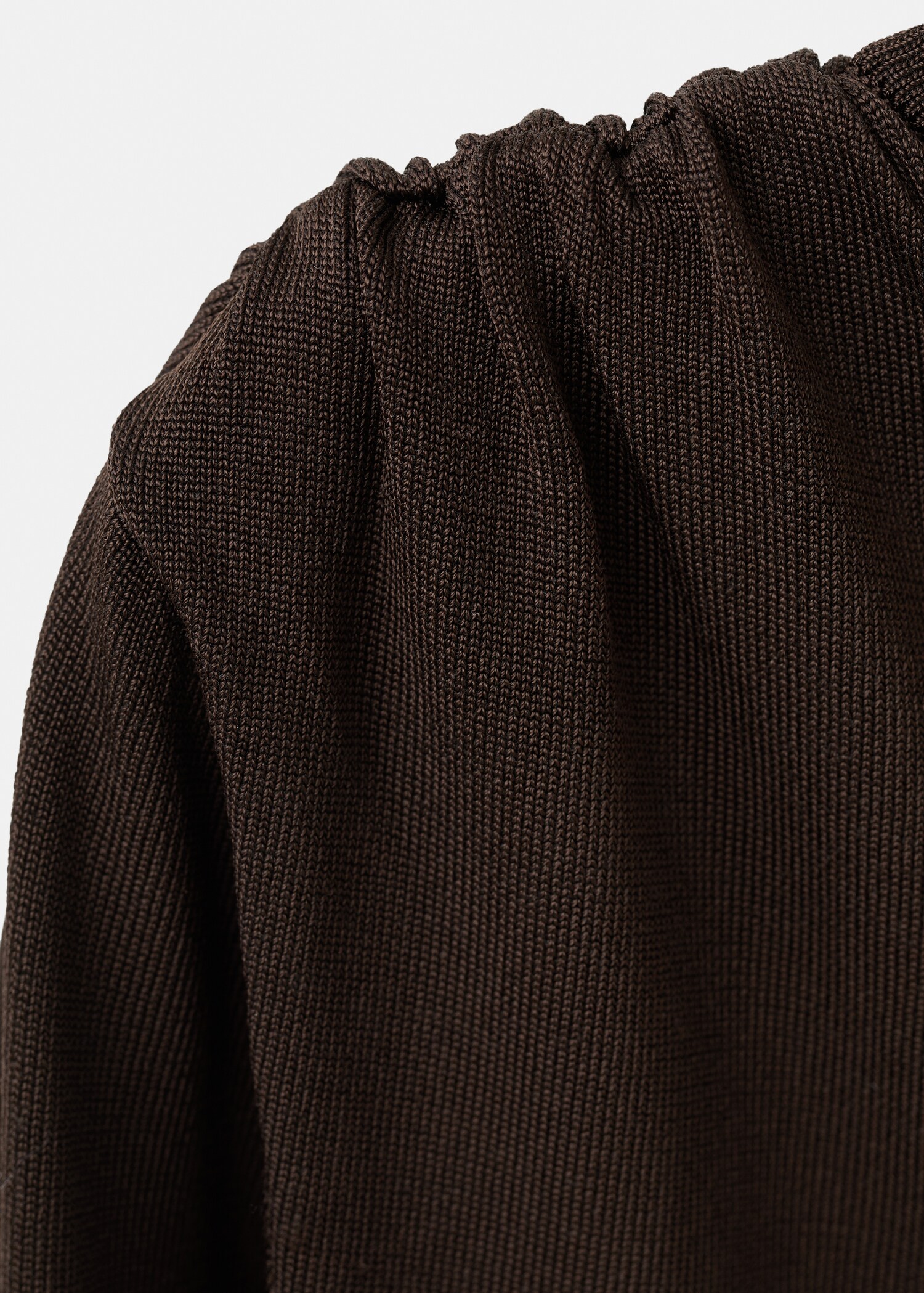 Fitted dress with asymmetrical sleeves - Details of the article 8