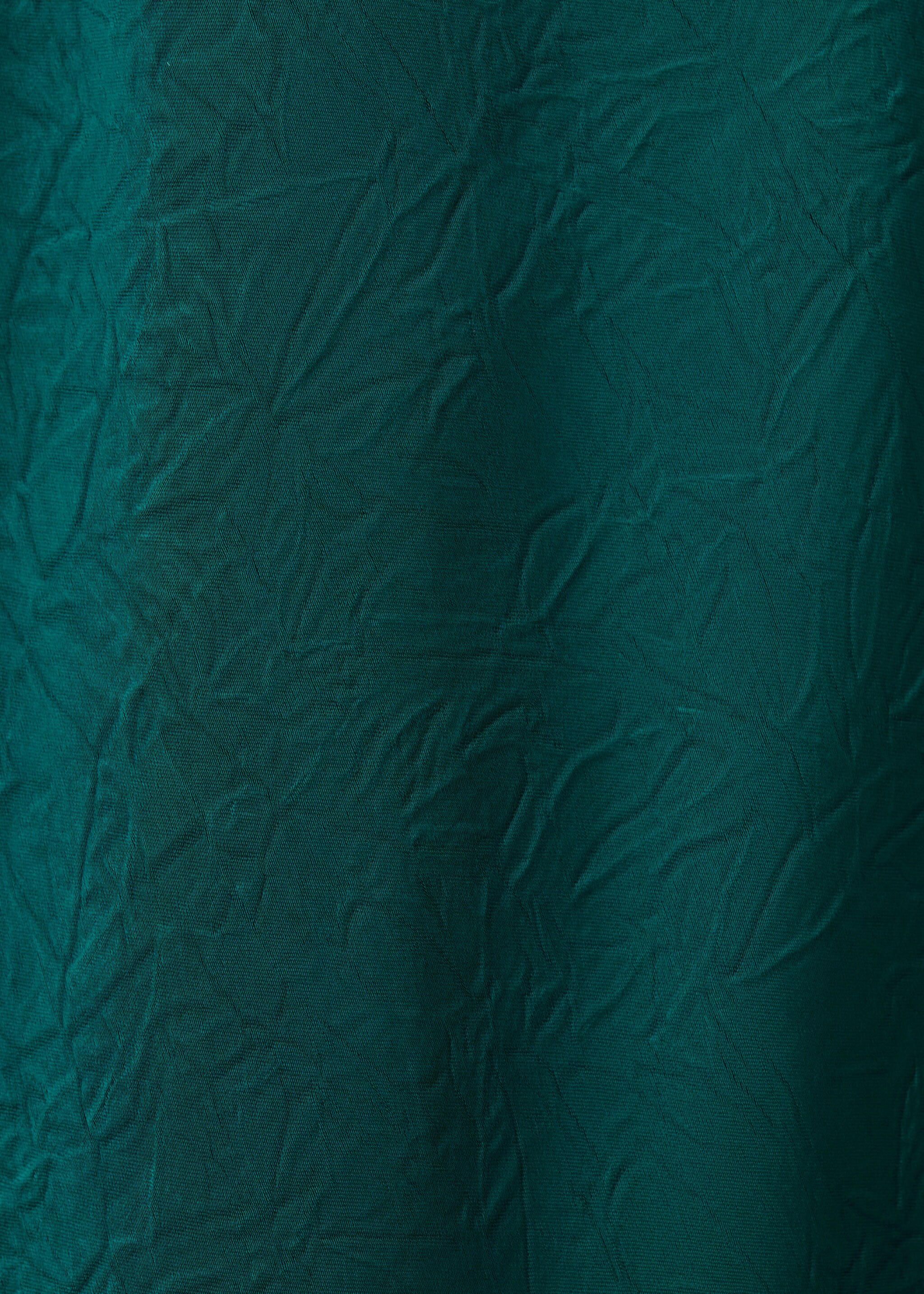 Satin dress with creased effect - Details of the article 8, Green. Ref: 17029107-00.