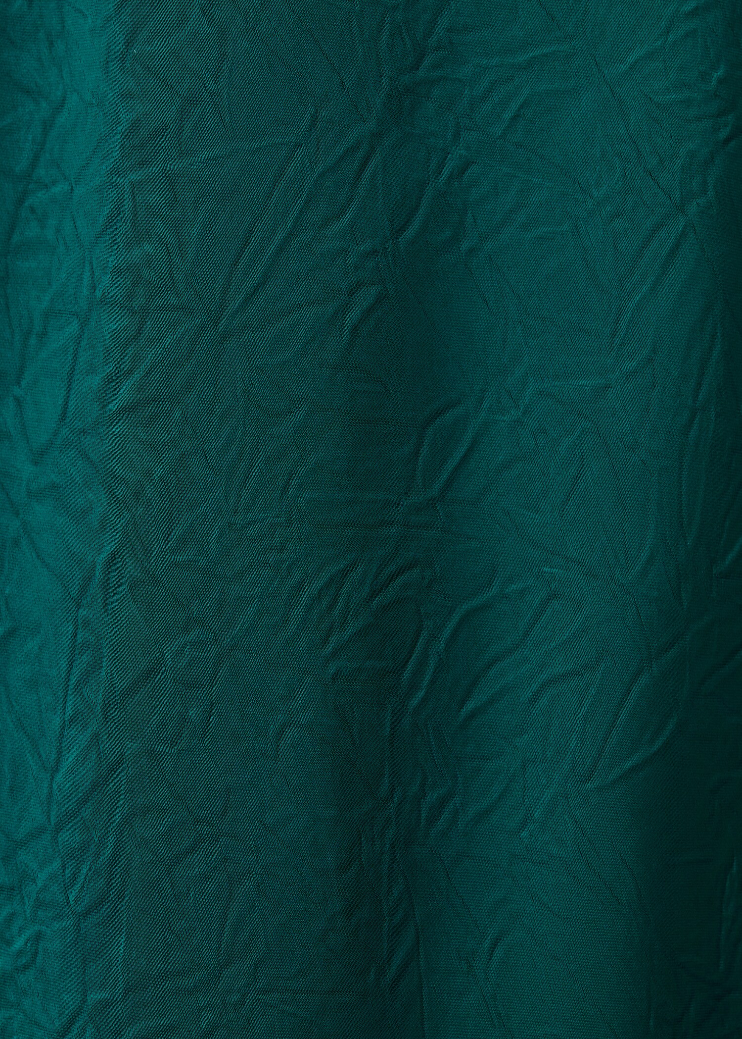 Satin dress with creased effect - Details of the article 8