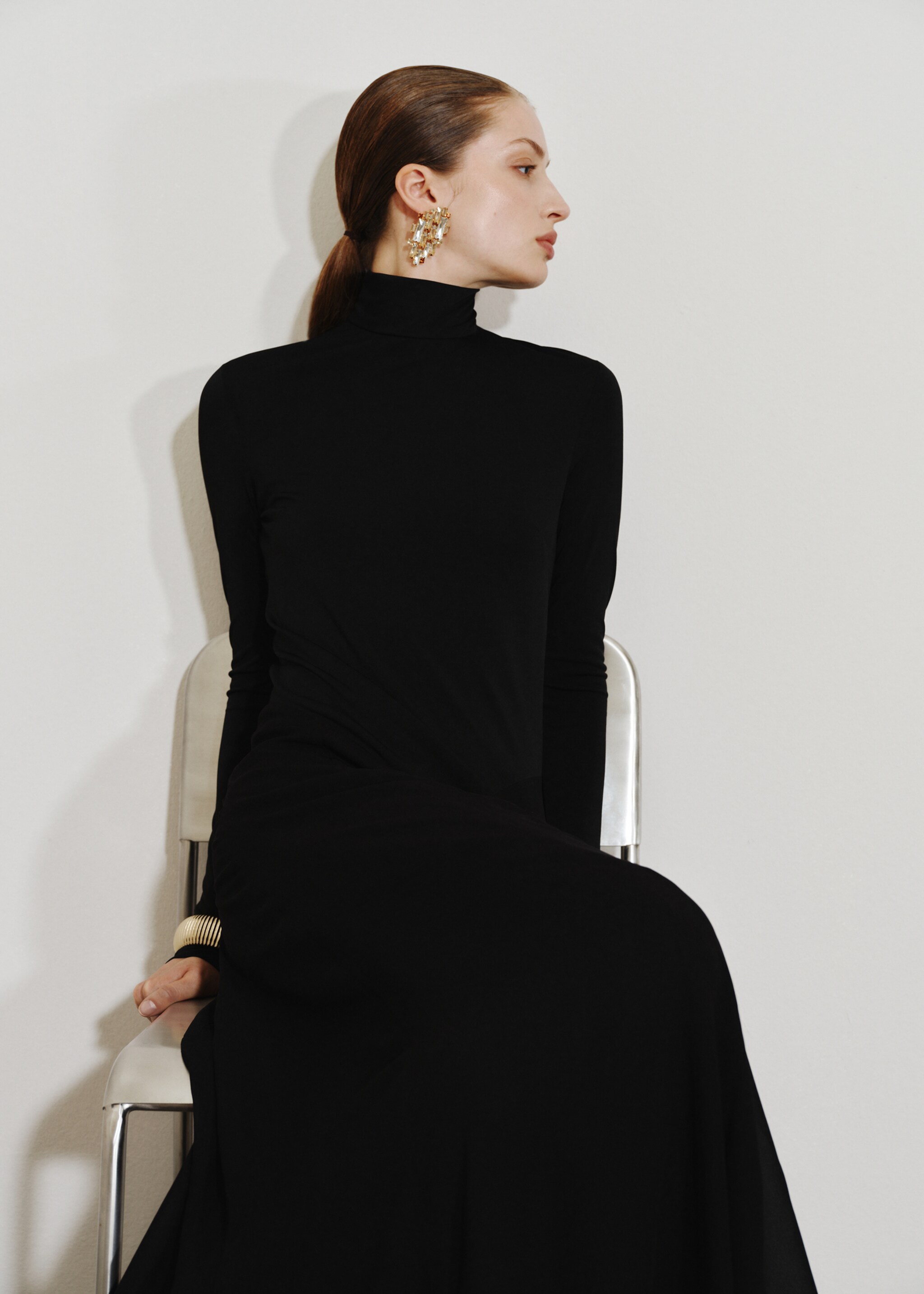 A-line turtleneck dress - Details of the article 2, Black. Ref: 17029109-00.