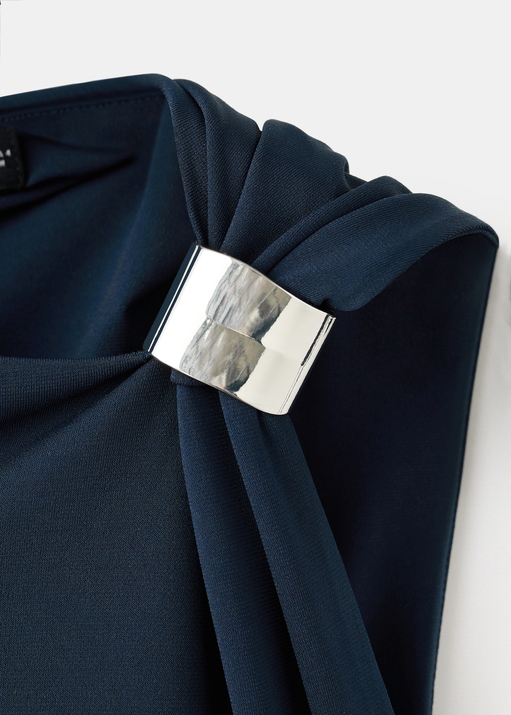 Fitted dress with metal detail