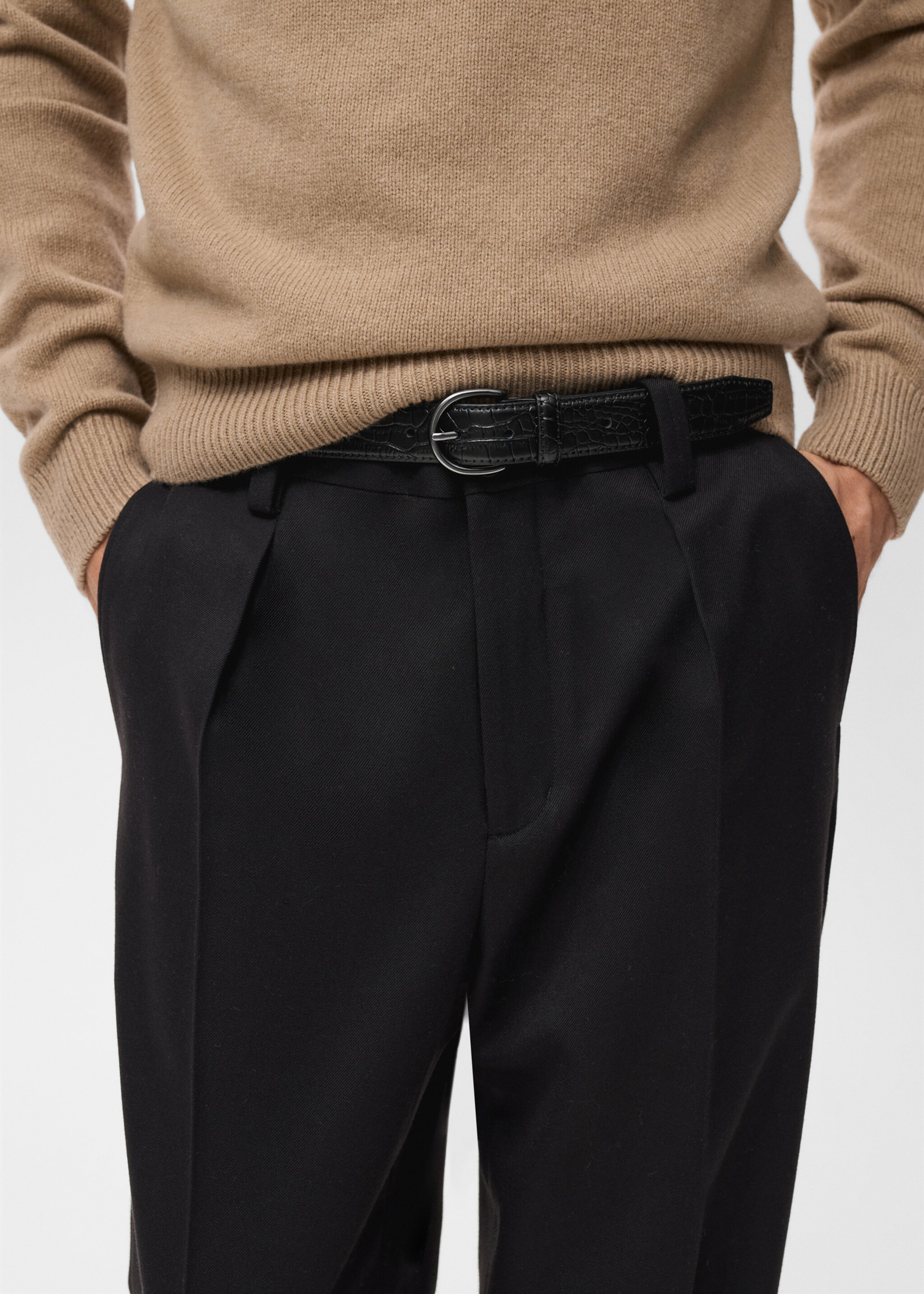 Regular-fit pleated trousers - Details of the article 1, Black. Ref: 17029207-00.