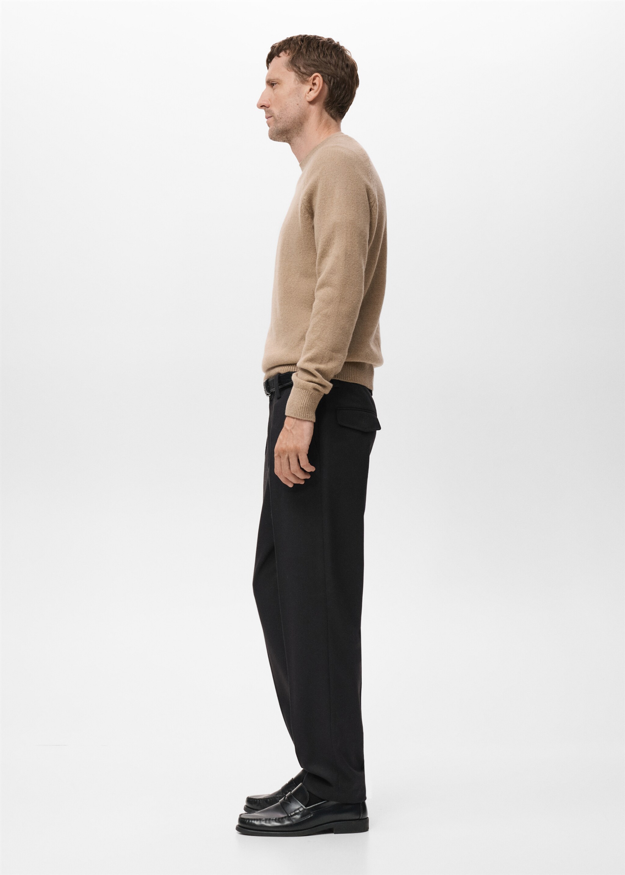 Regular-fit pleated trousers - Details of the article 2, Black. Ref: 17029207-00.