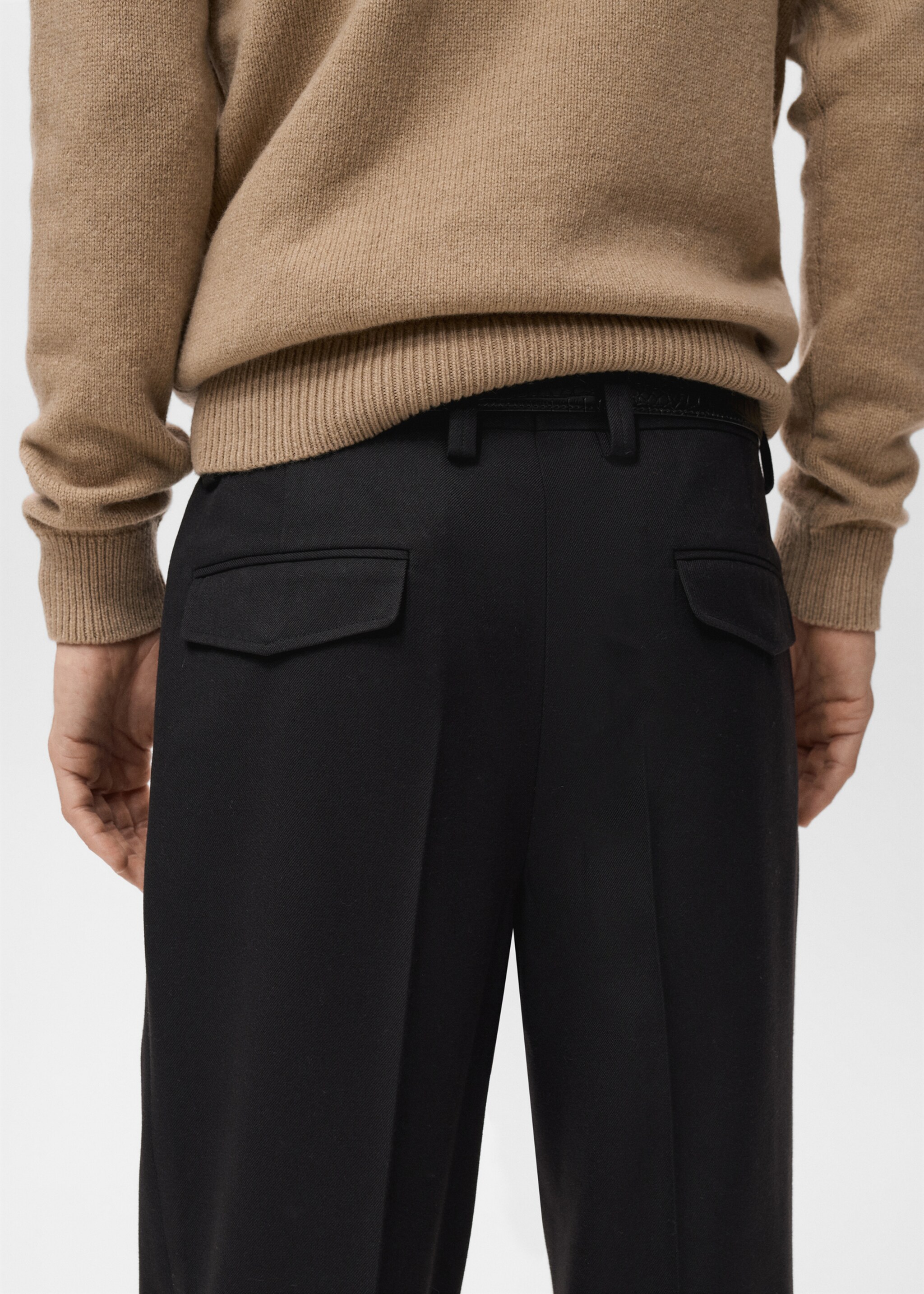 Regular-fit pleated trousers - Details of the article 6, Black. Ref: 17029207-00.