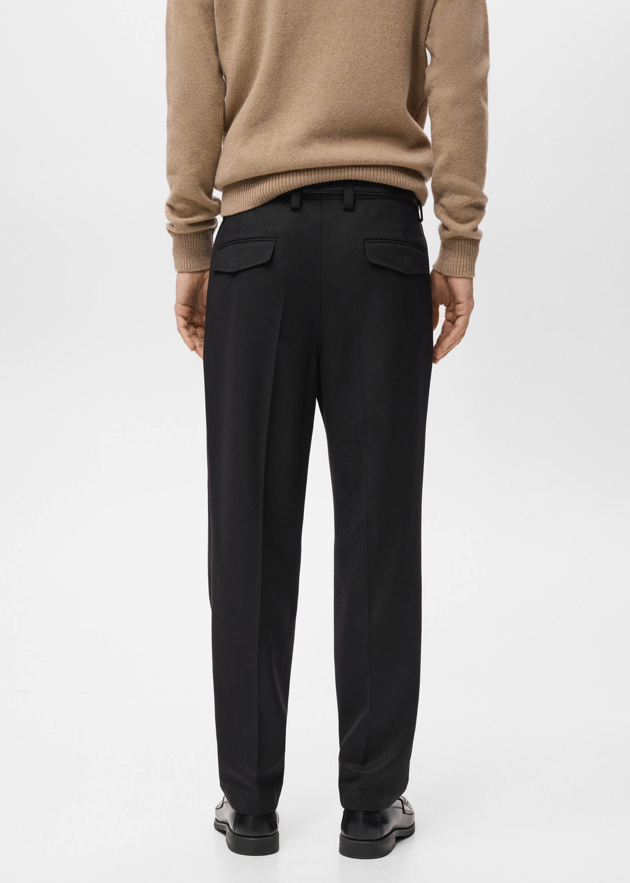 Regular-fit pleated trousers - Reverse of the article, Black. Ref: 17029207-00.