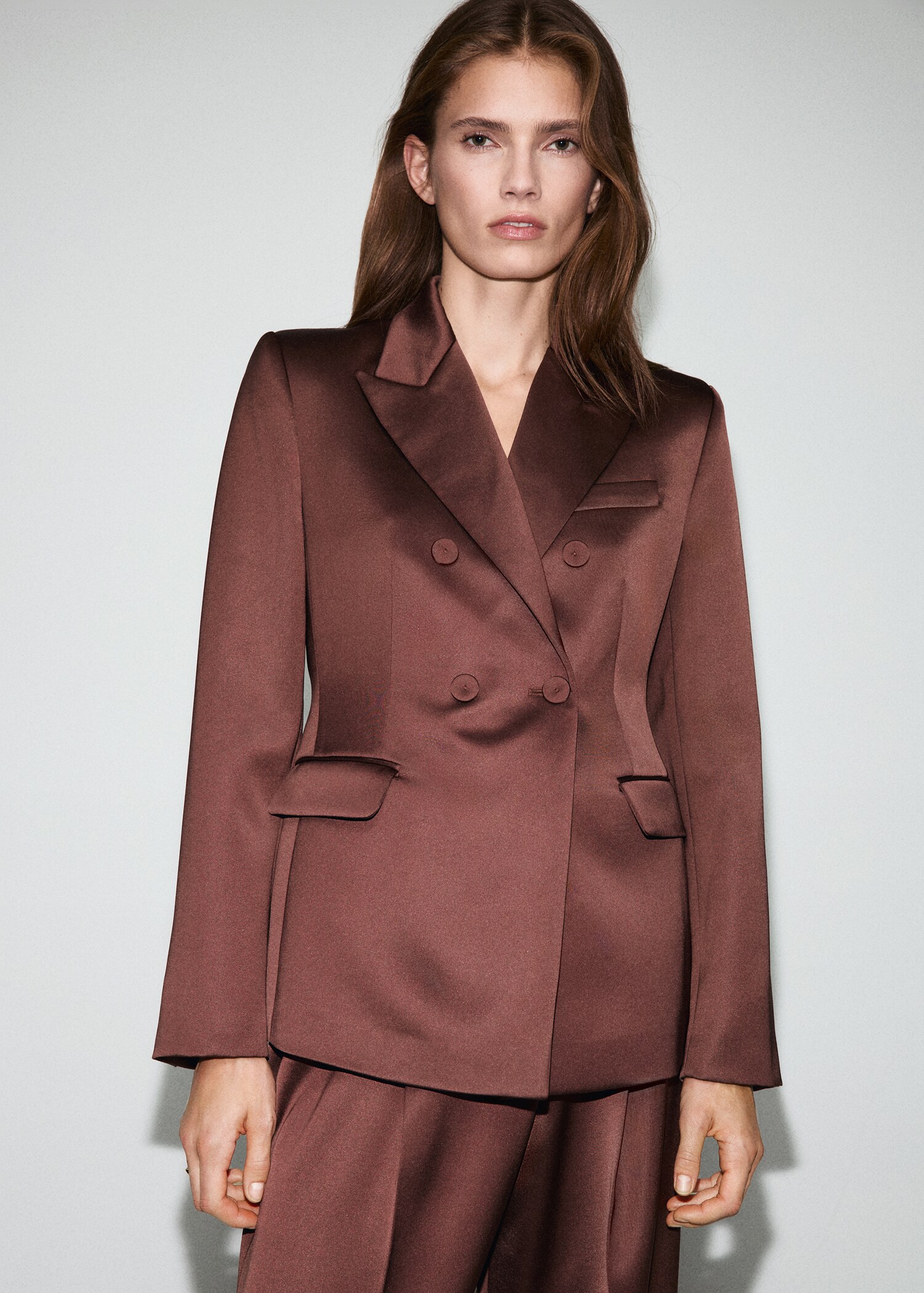 Blazer de costume en satin - Plan moyen