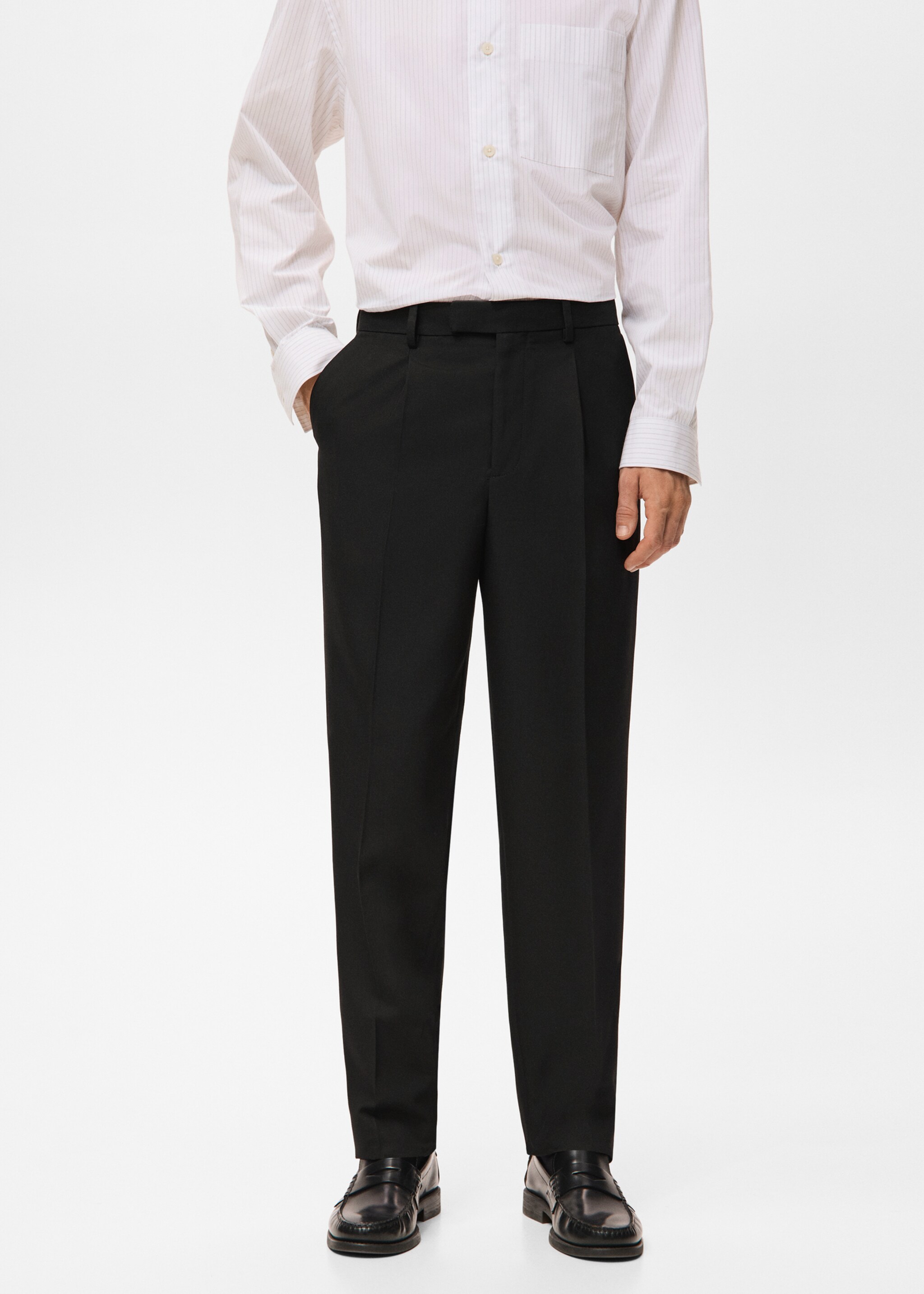 Regular-fit suit trousers with pleats - Medium plane, Black. Ref: 17029606-00.