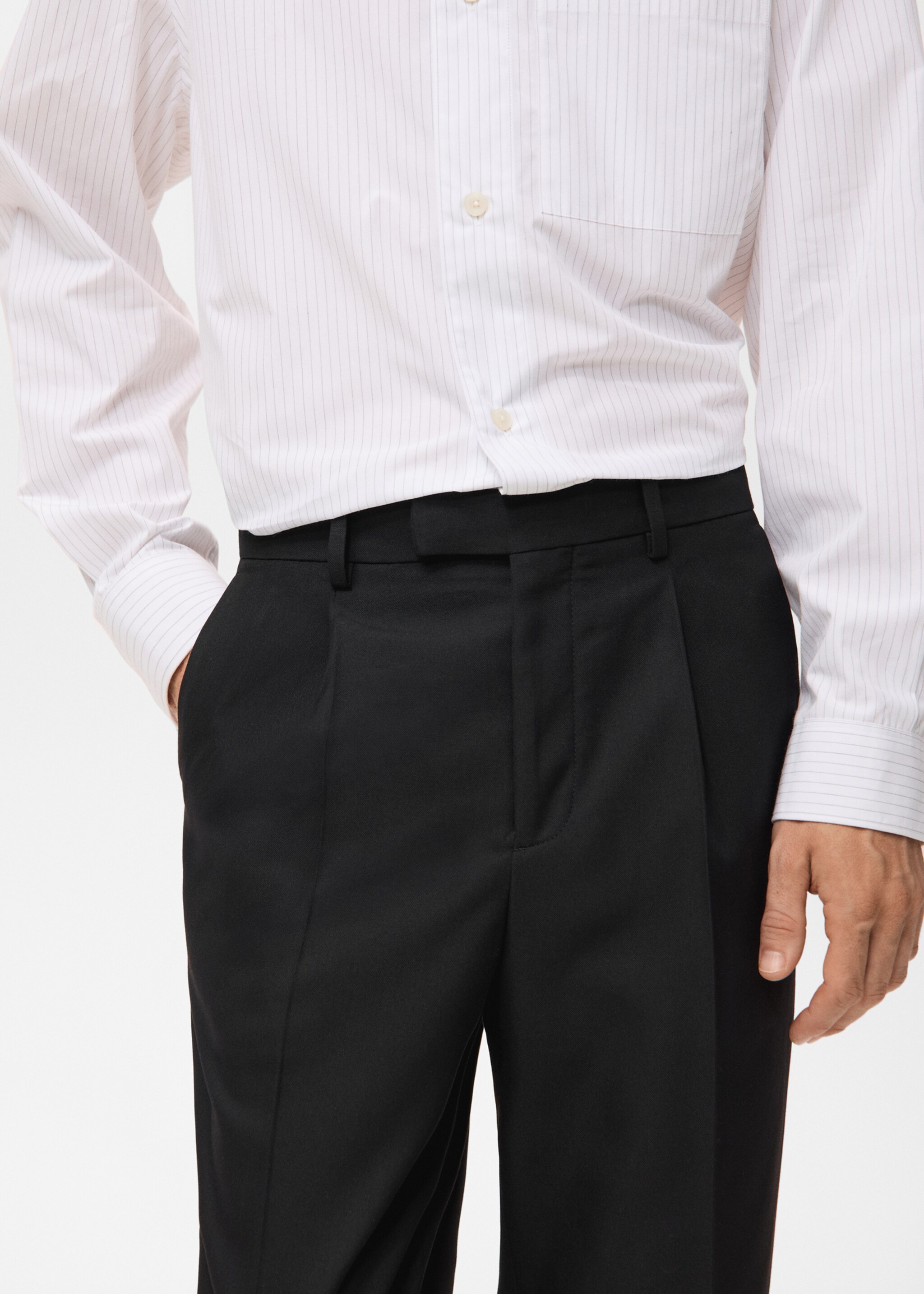 Regular-fit suit trousers with pleats - Details of the article 1, Black. Ref: 17029606-00.