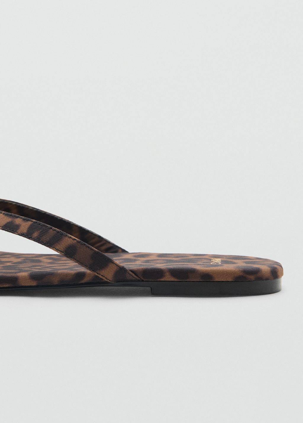 Leopard-print sandals with strap