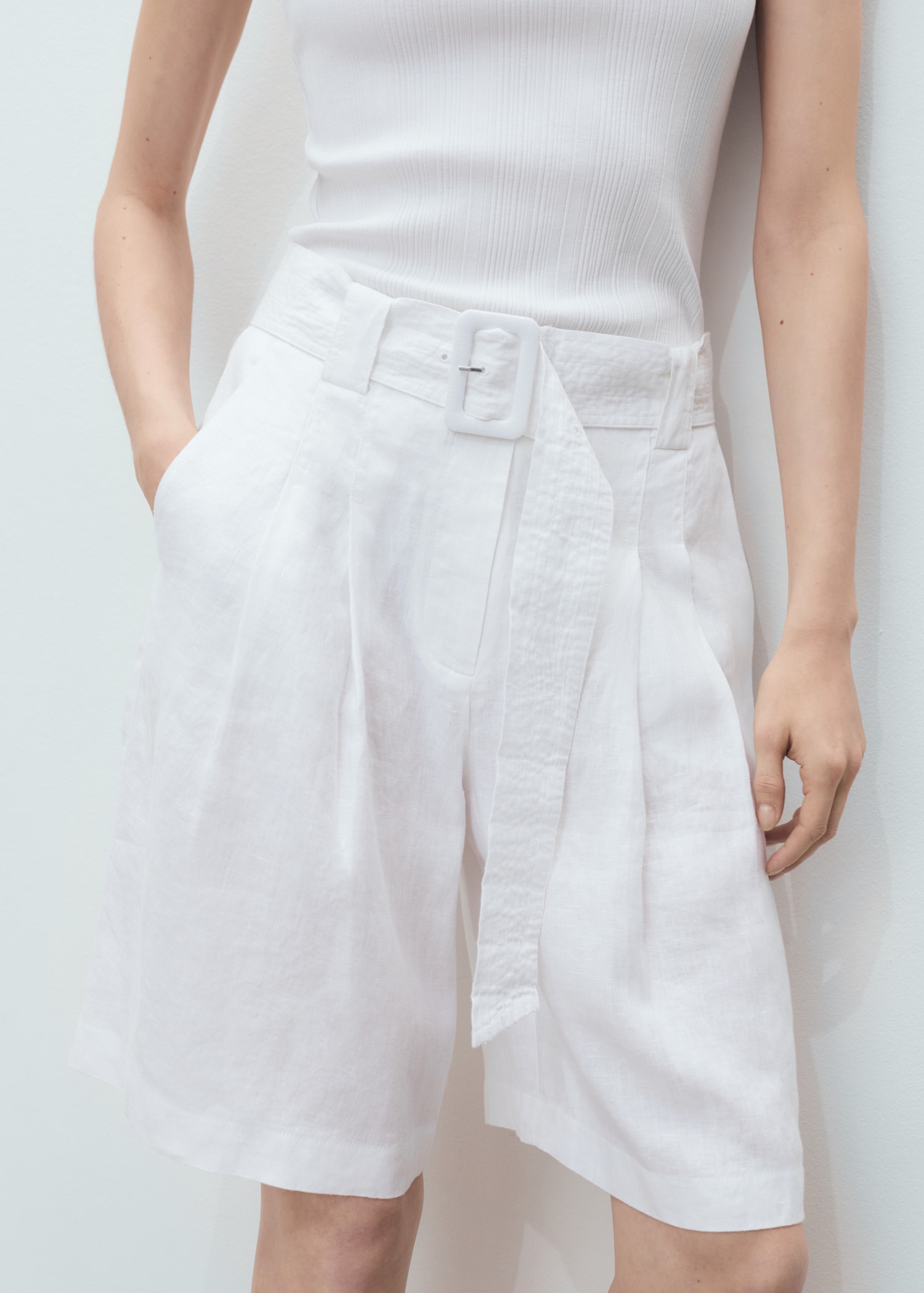 Belt linen-blend Bermuda shorts - Medium plane