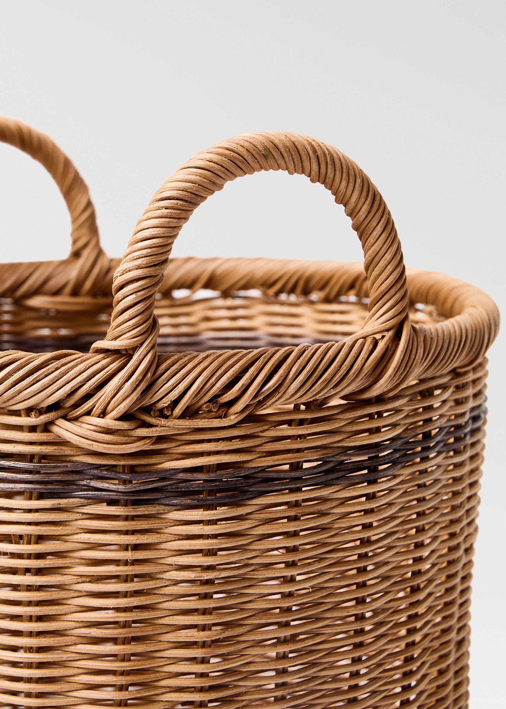 Large round rattan basket with handles - Details of the article 1